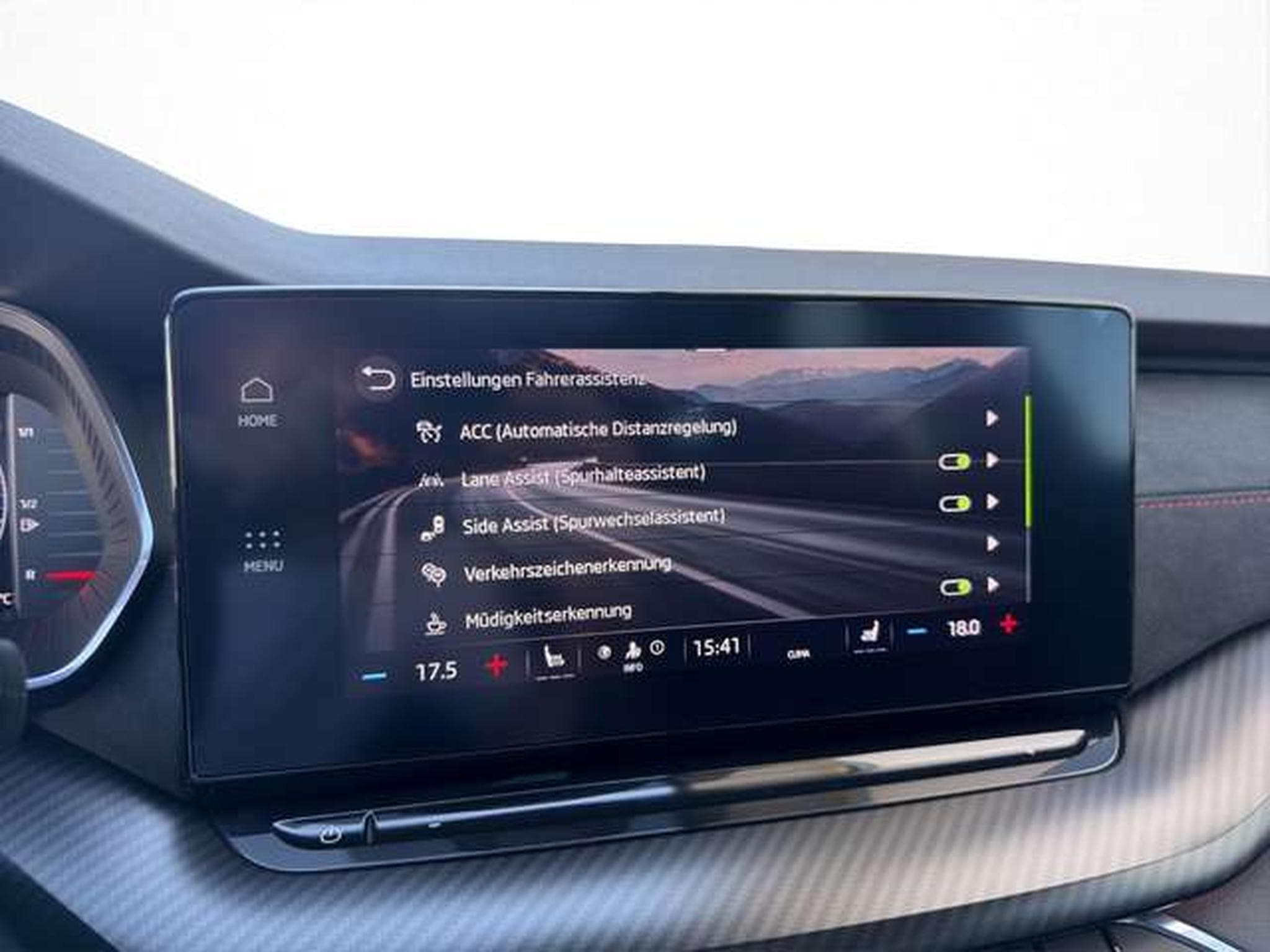 Skoda Octavia Combi RS/Pano/Side-As./360°/Columbus/AHK (2023) - Photo 22