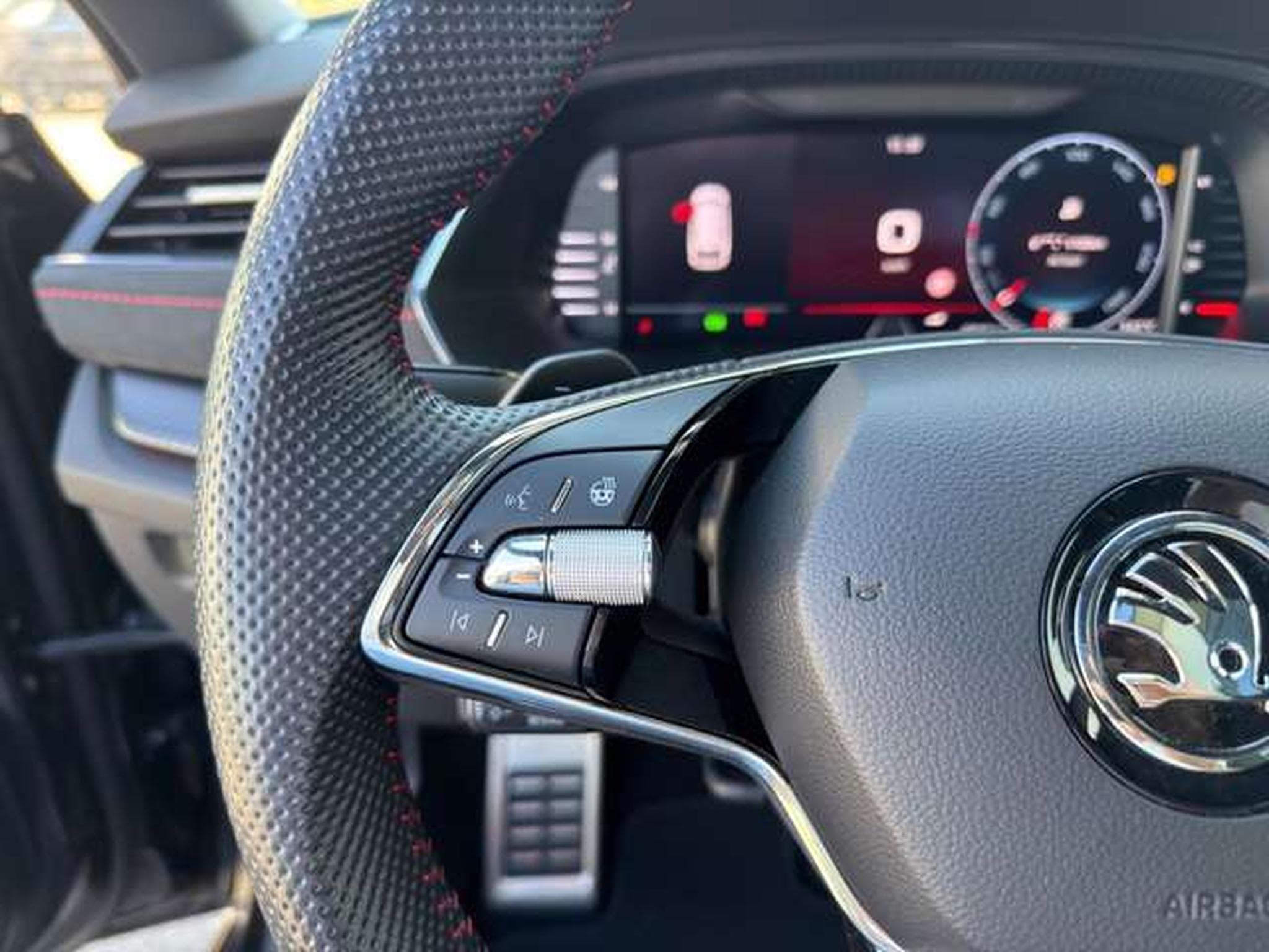 Skoda Octavia Combi RS/Pano/Side-As./360°/Columbus/AHK (2023) - Photo 26
