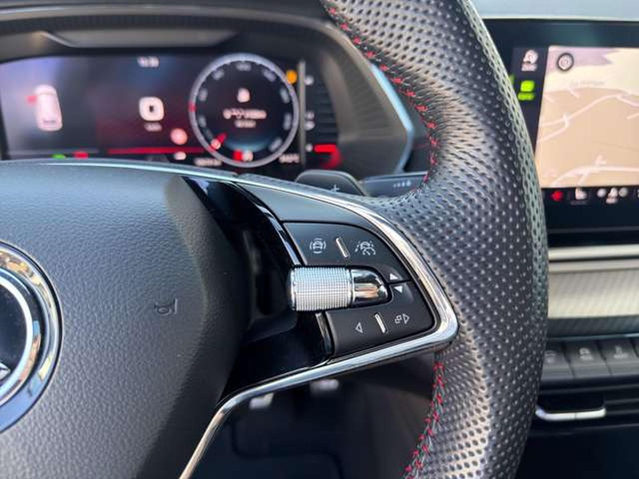 Skoda Octavia Combi RS/Pano/Side-As./360°/Columbus/AHK (2023) - Photo 27