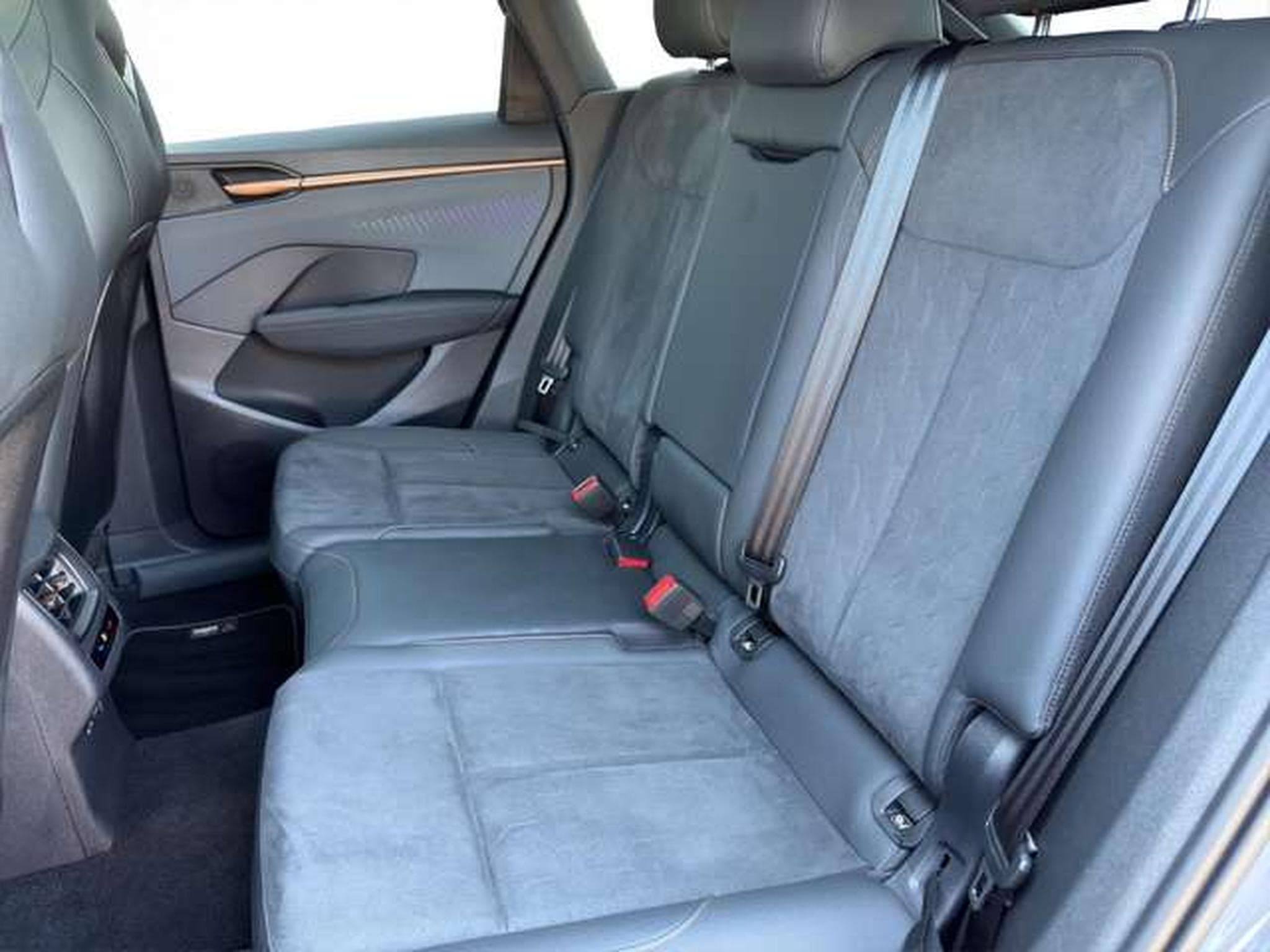 CUPRA Terramar 2.0 TSI 4Drive/Pano/Matrix/Sennh/Side-A (2025) - Photo 17