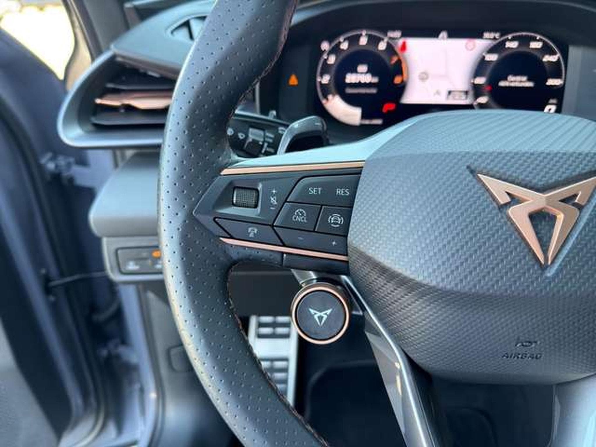 CUPRA Terramar 2.0 TSI 4Drive/Pano/Matrix/Sennh/Side-A (2025) - Photo 19