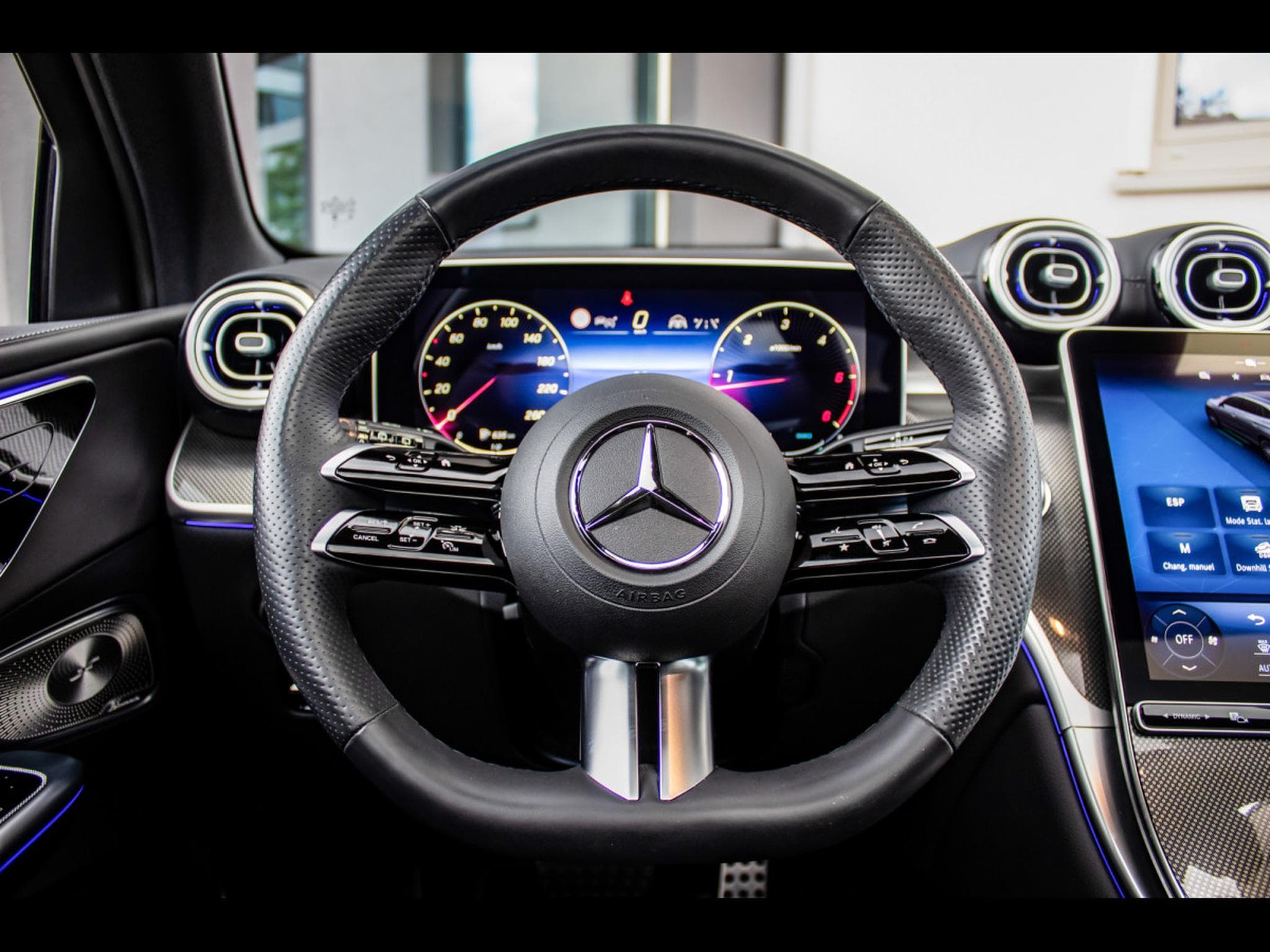 Mercedes GLC 300 d 4MATIC AMG-LINE - PACK PREMIUM - OBSIDIAN BLACK (2023) - Photo 11
