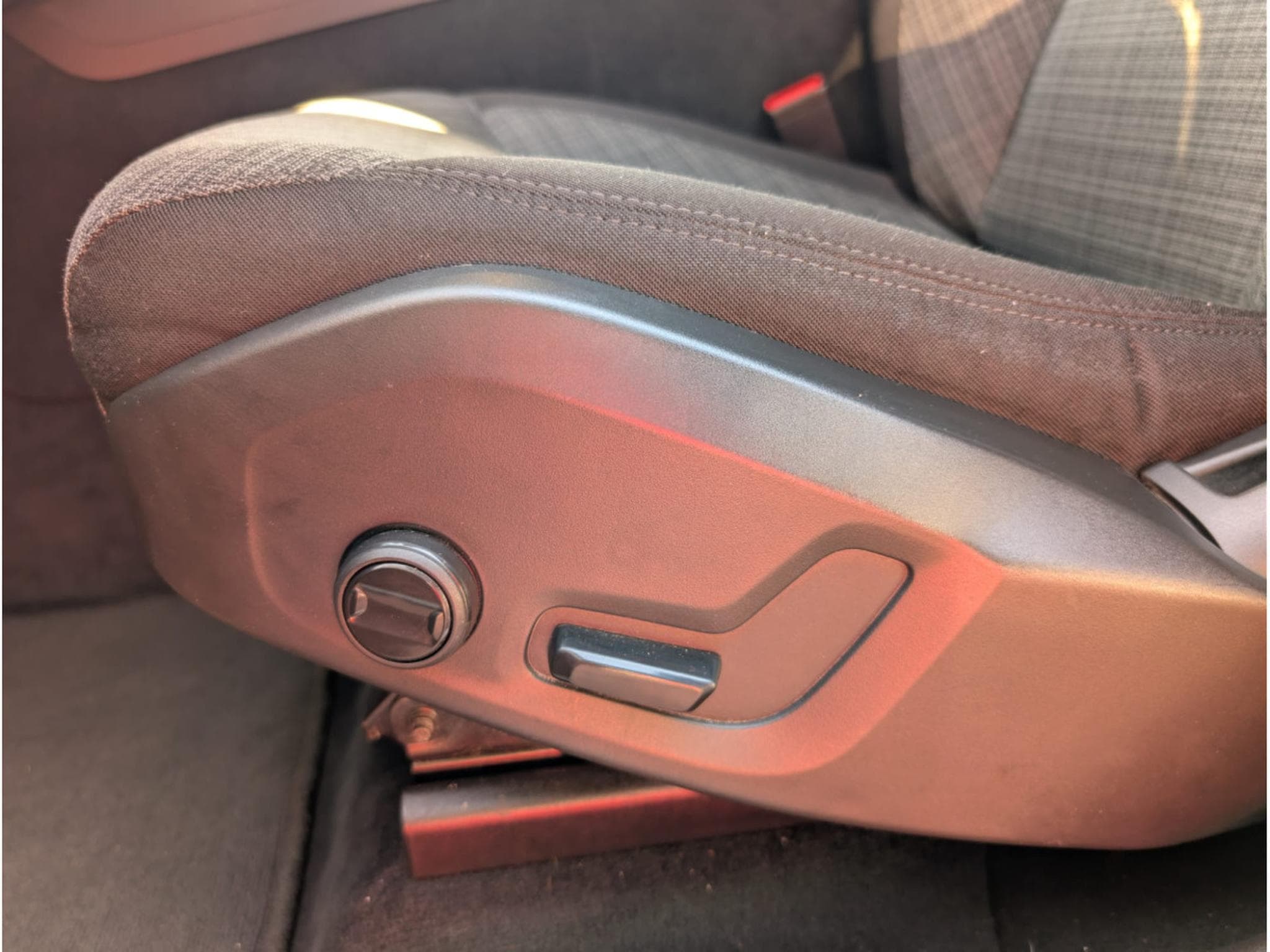 Volvo XC60 2.0 B4 D MHEV CORE (2022) - Photo 10