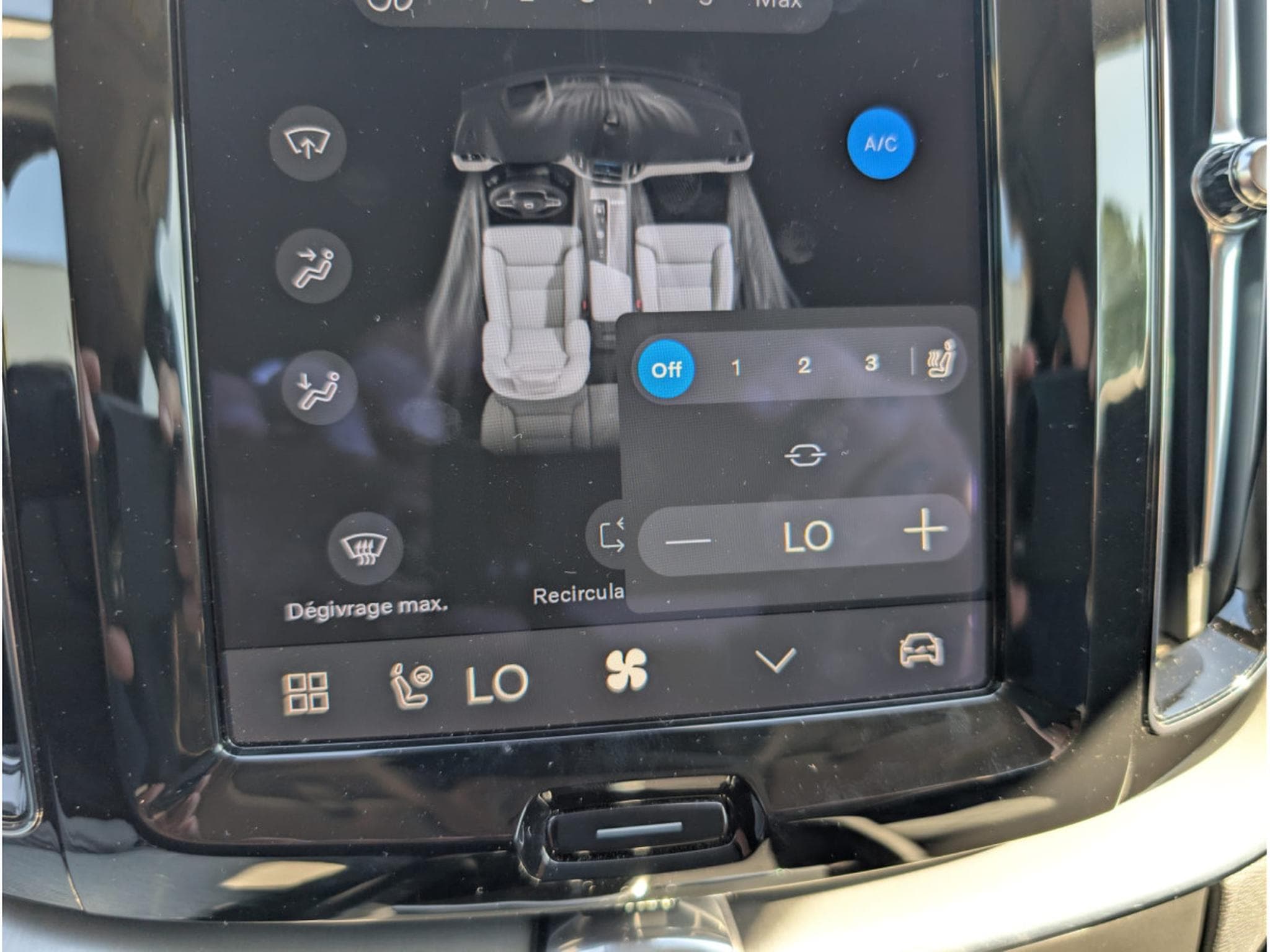 Volvo XC60 2.0 B4 D MHEV CORE (2022) - Photo 18