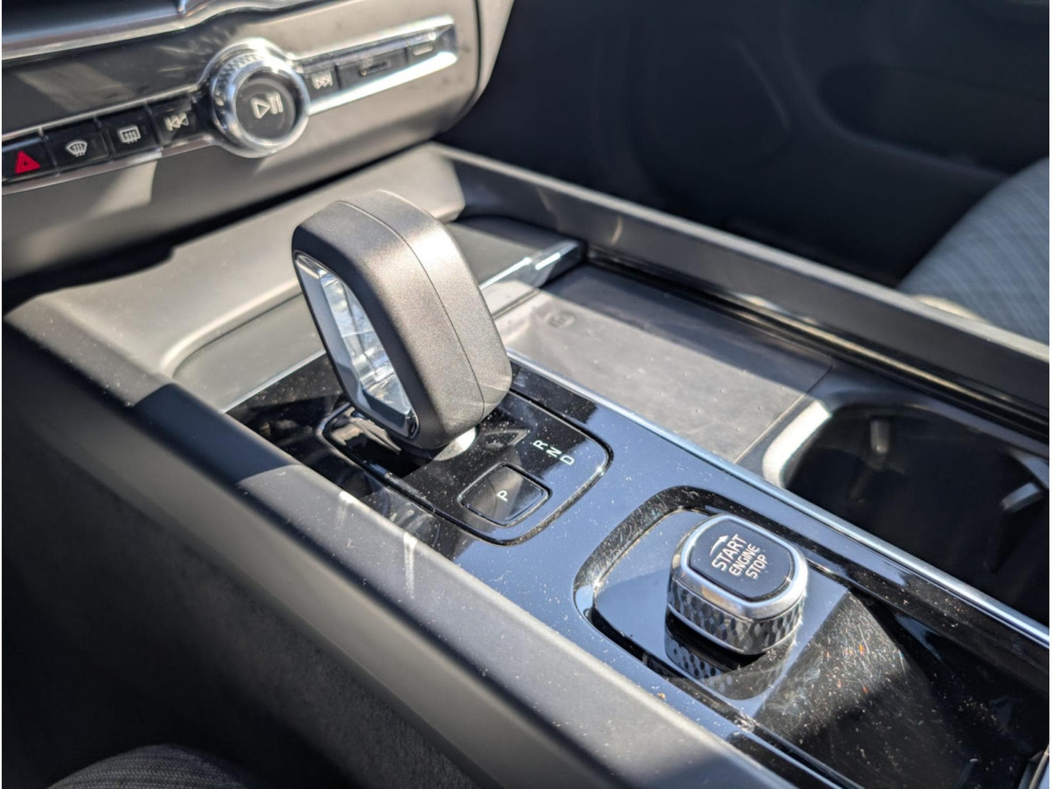 Volvo XC60 2.0 B4 D MHEV CORE (2022) - Photo 21