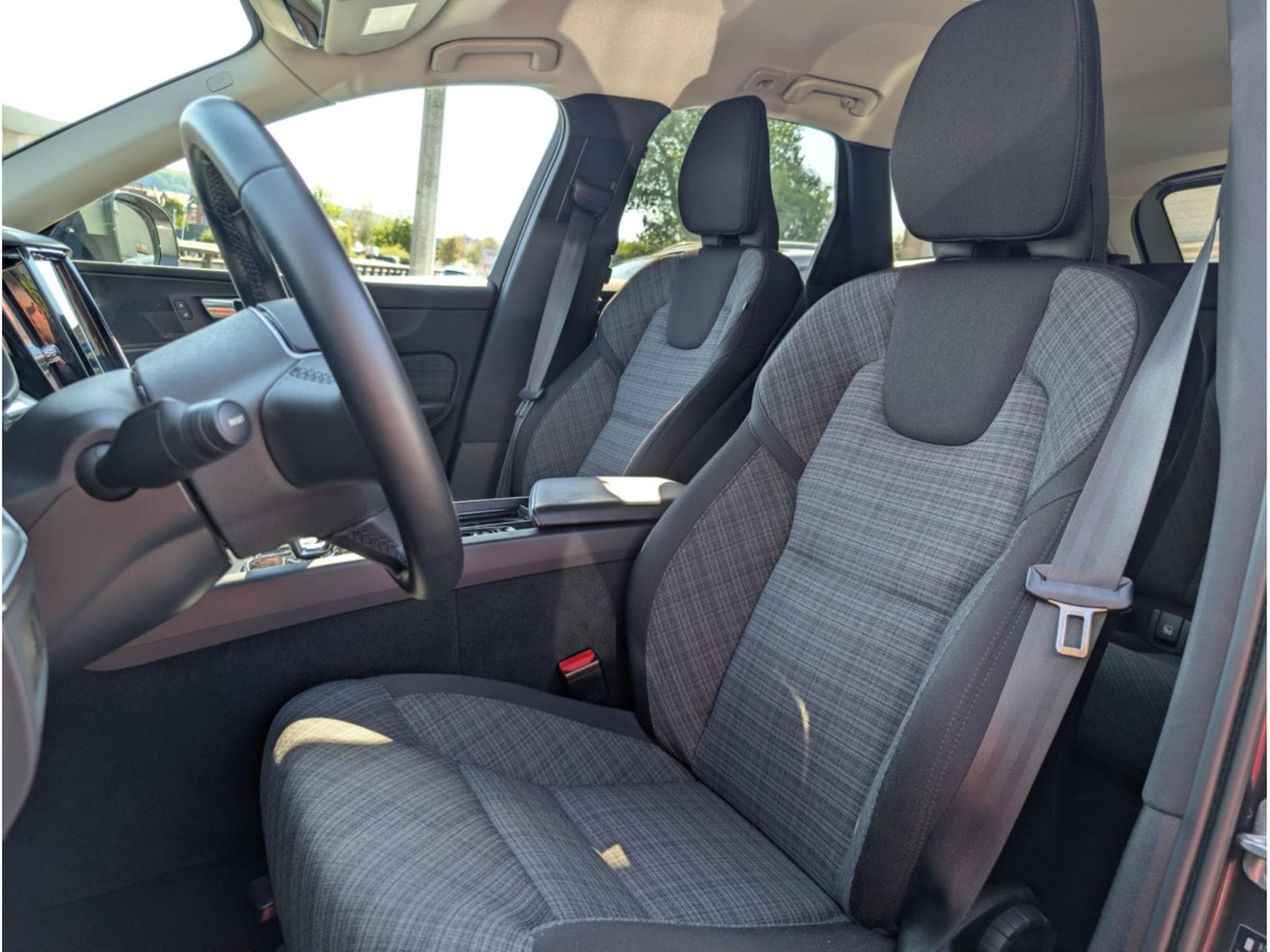 Volvo XC60 2.0 B4 D MHEV CORE (2022) - Photo 8