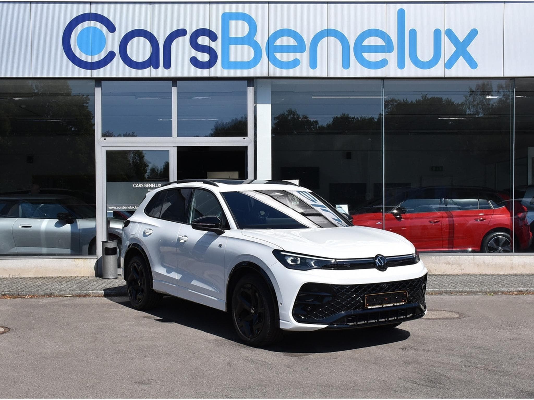 VW Tiguan 2.0 TDI R-Line DSG PANO CHFF ADD TRAVEL CAM360 1° MAIN (2024) - Photo 1