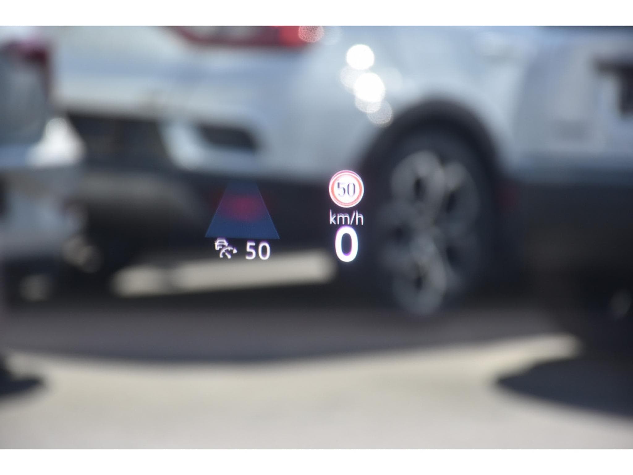 VW Tiguan 2.0 TDI R-Line DSG PANO CHFF ADD TRAVEL CAM360 1° MAIN (2024) - Photo 18