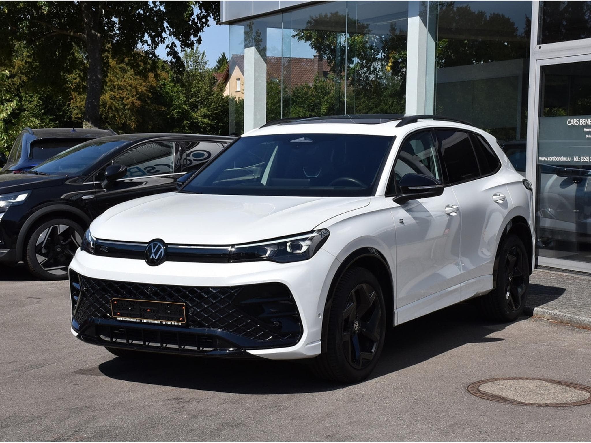 VW Tiguan 2.0 TDI R-Line DSG PANO CHFF ADD TRAVEL CAM360 1° MAIN (2024) - Photo 2