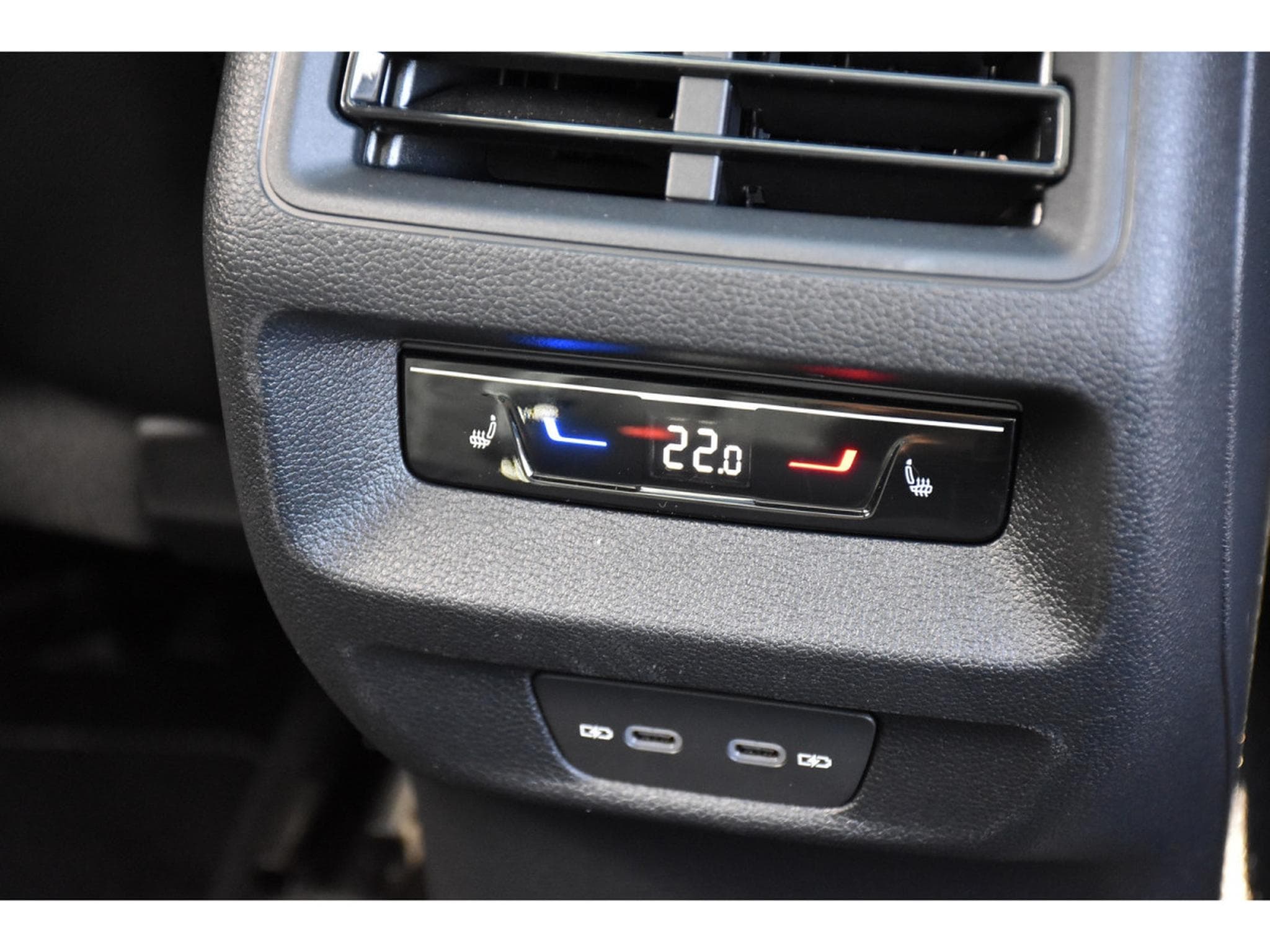 VW Tiguan 2.0 TDI R-Line DSG PANO CHFF ADD TRAVEL CAM360 1° MAIN (2024) - Photo 22