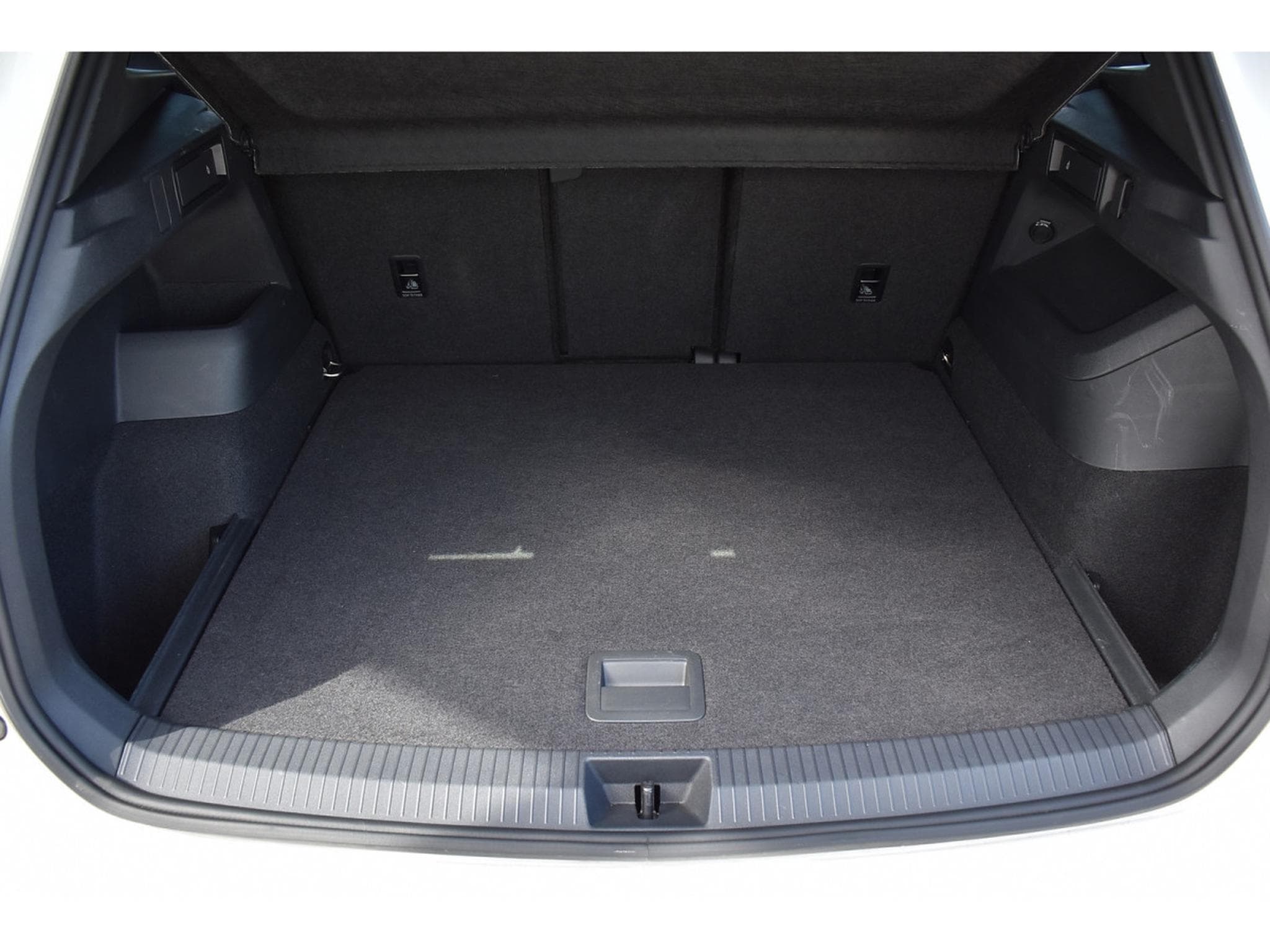 VW Tiguan 2.0 TDI R-Line DSG PANO CHFF ADD TRAVEL CAM360 1° MAIN (2024) - Photo 24