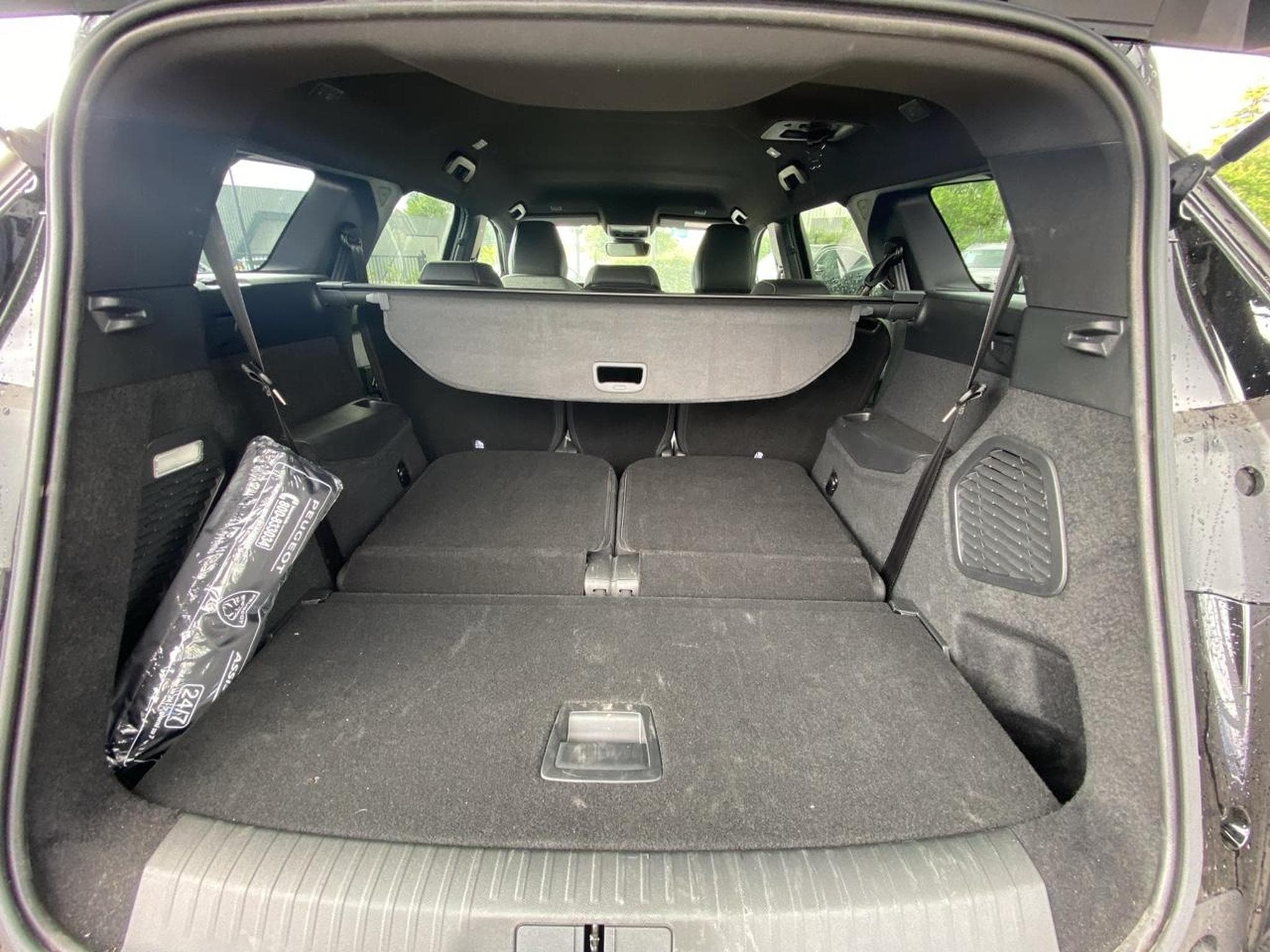 Peugeot 5008 HYBRID 145 ALLURE E-DCS6 (2025) - Foto 16