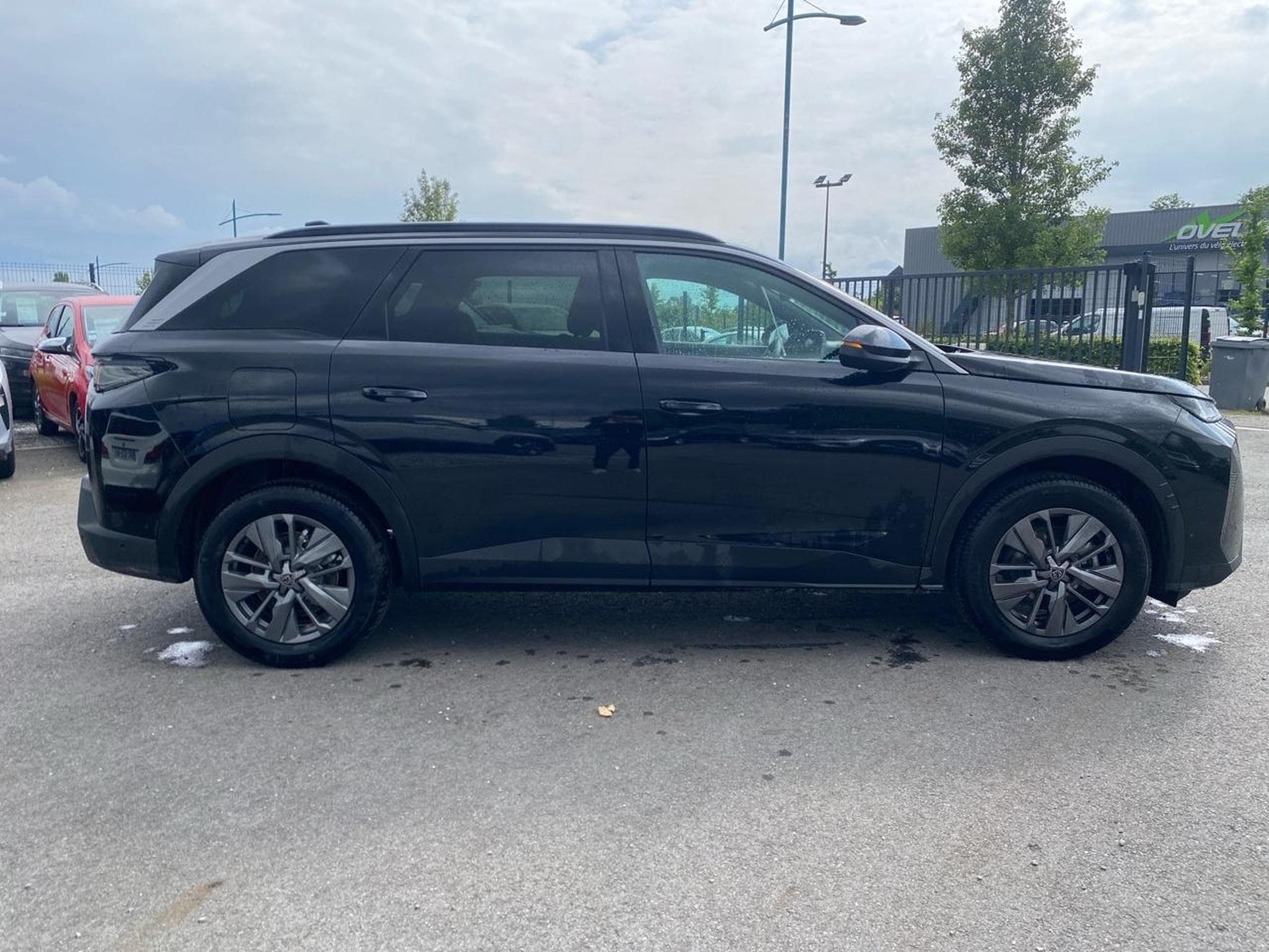 Peugeot 5008 HYBRID 145 ALLURE E-DCS6 (2025) - Foto 4