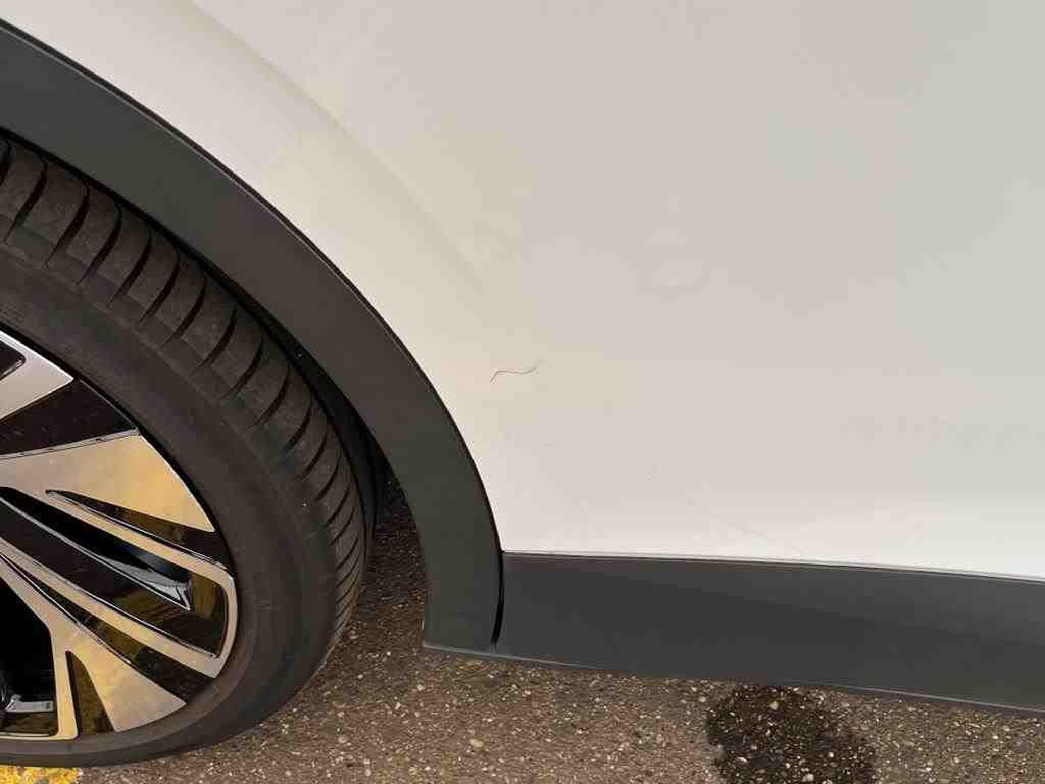 VW ID.4 Pro Performance (2023) - Photo 17