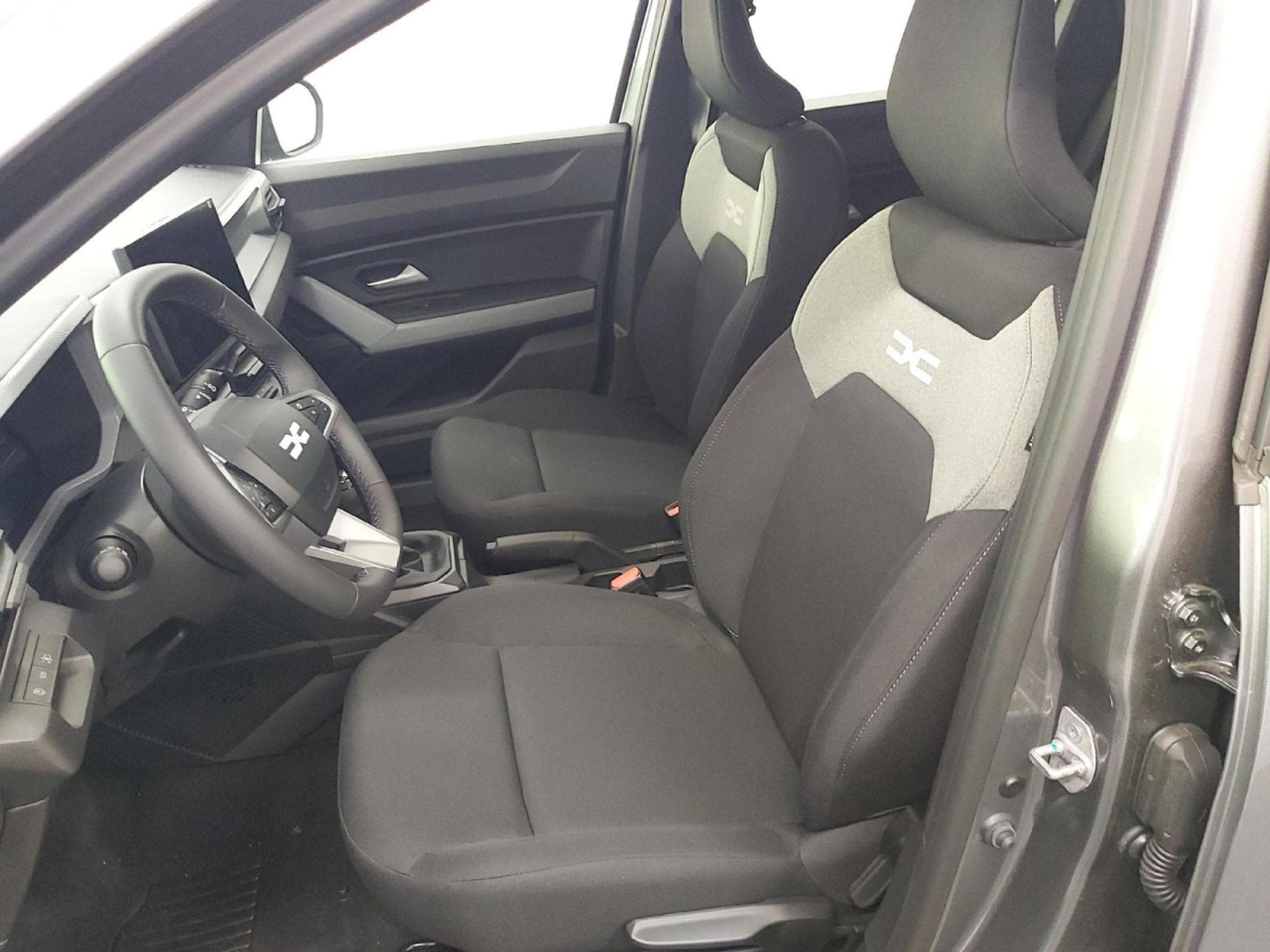 Dacia Bigster 1.2 Mild Hybrid 140 Essential (2026) - Photo 6