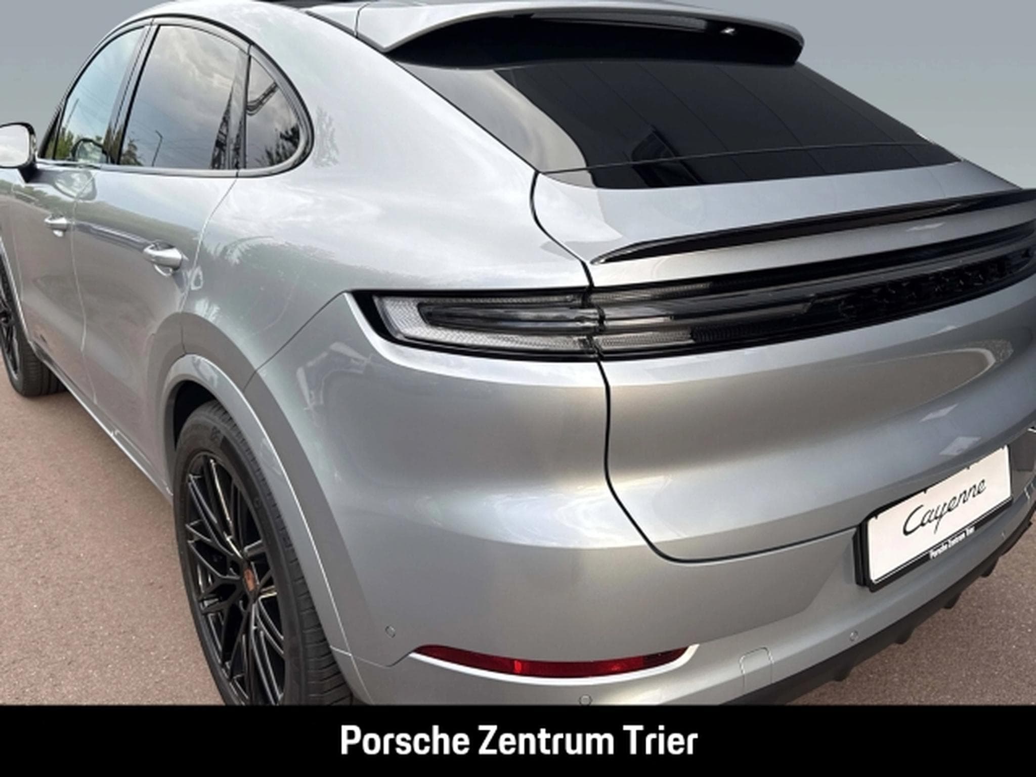 Porsche Cayenne Black Edition InnoDrive HA-Lenkung (2026) - Foto 10