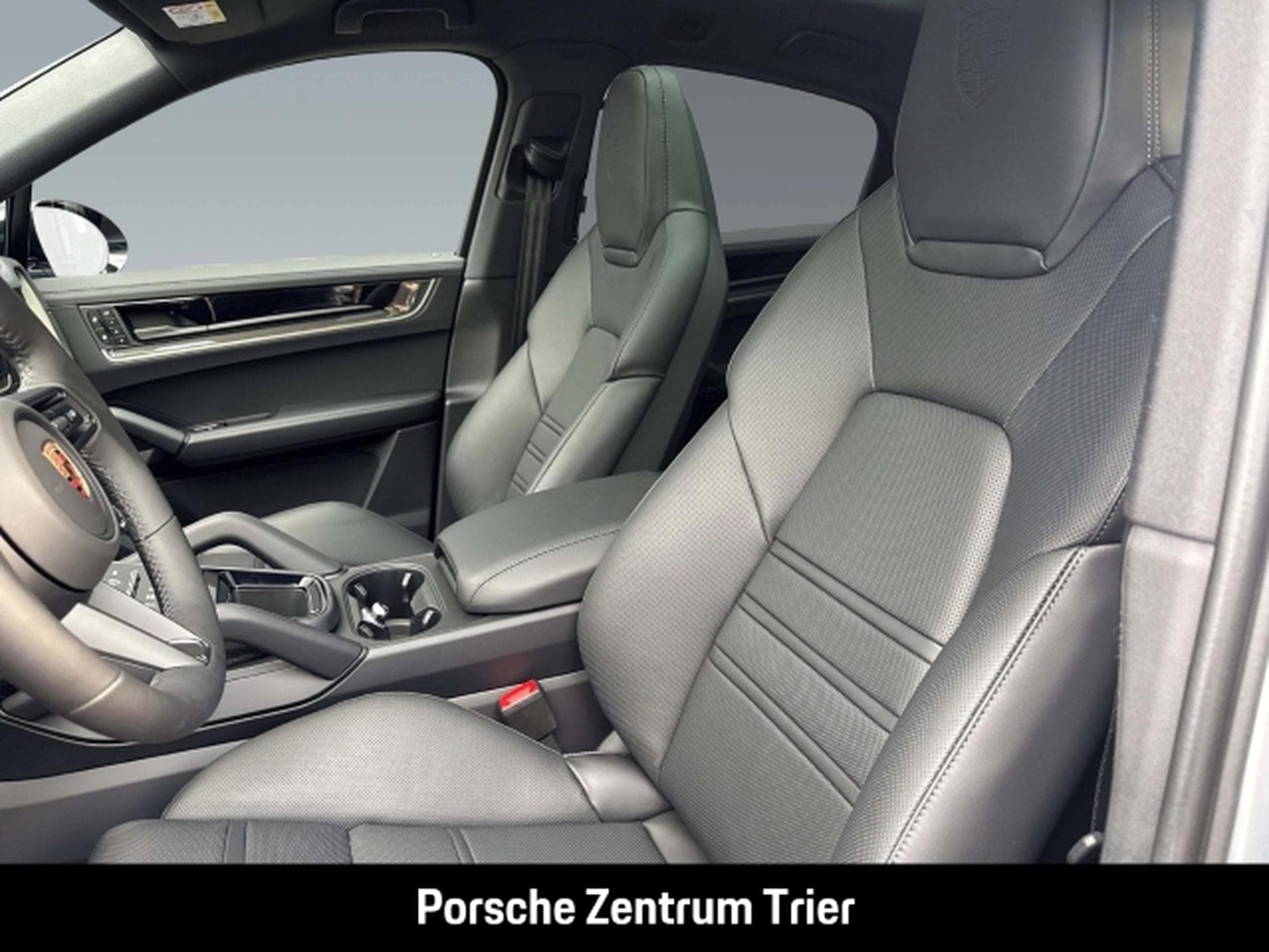 Porsche Cayenne Black Edition InnoDrive HA-Lenkung (2026) - Foto 5