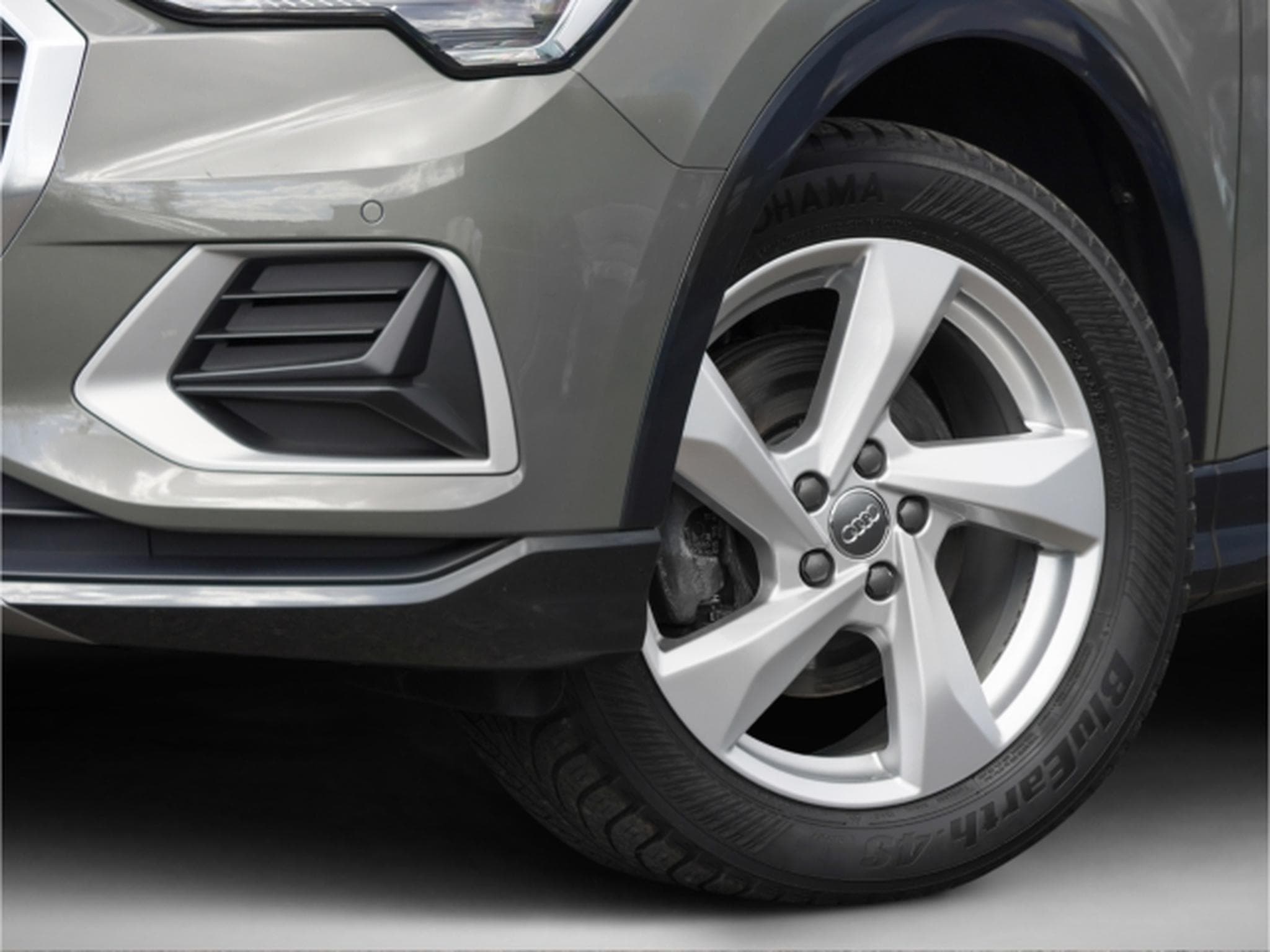 Audi Q3 TFSI advanced LED AHK Navi Kamera (2019) - Foto 4