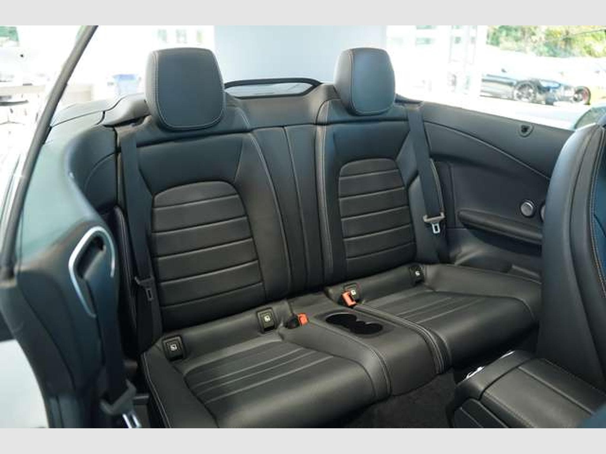 Mercedes C 400 4M AMG Line Cabrio 2H *AirScf*Digital*H-UP (2020) - Foto 25