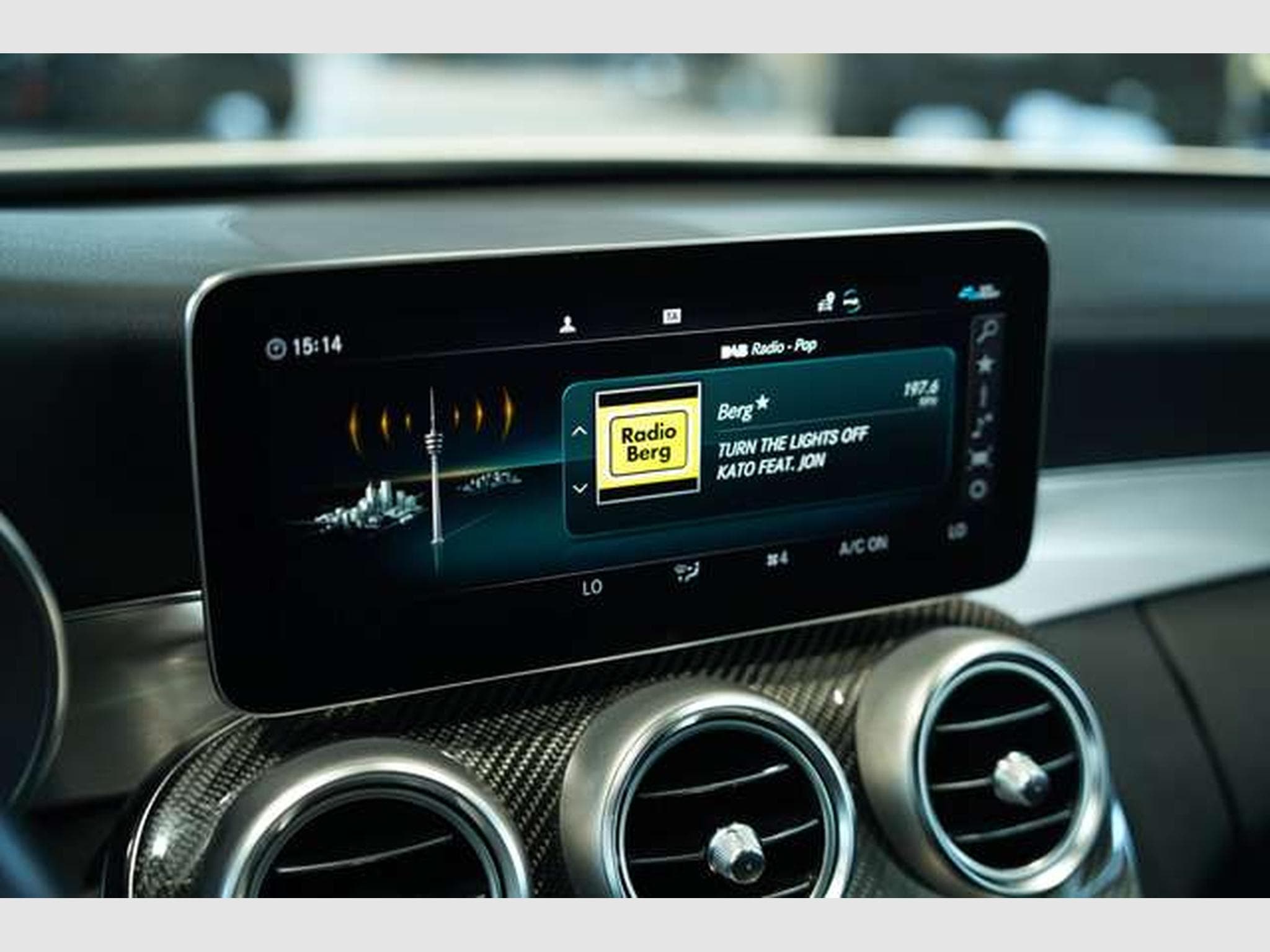 Mercedes C 400 4M AMG Line Cabrio 2H *AirScf*Digital*H-UP (2020) - Foto 36