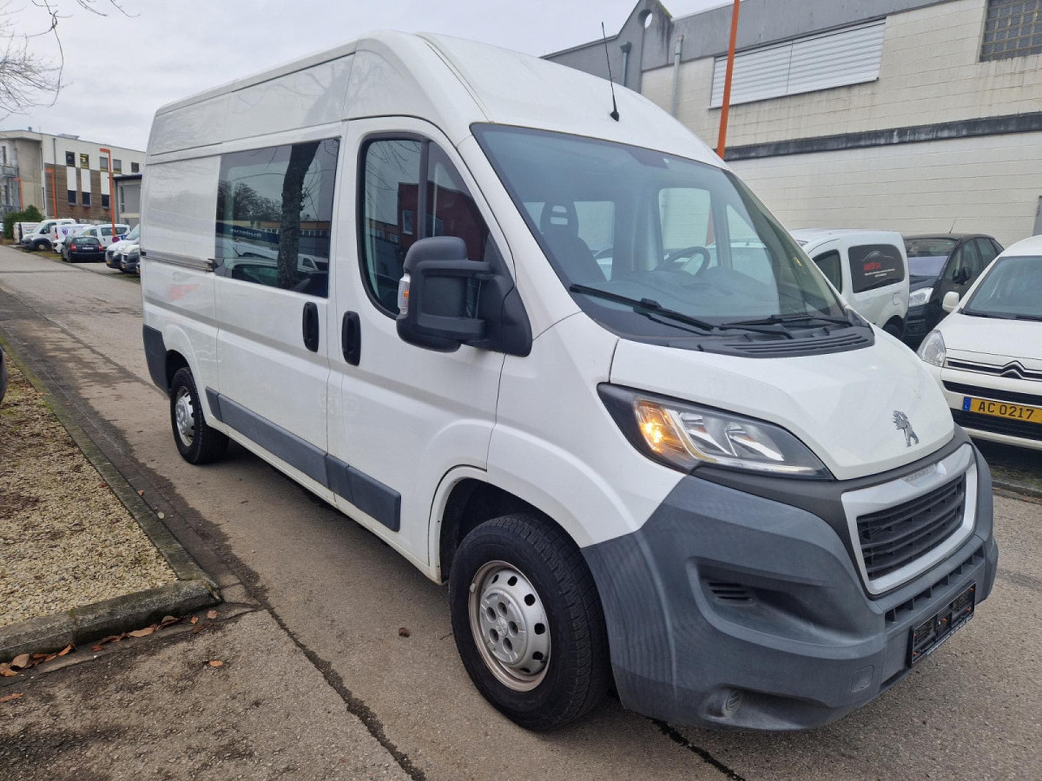 Peugeot Boxer 2.0 Hdi 130 CV Double Cabine 6 Places Garantie 12 Mois (2016) - Photo 7