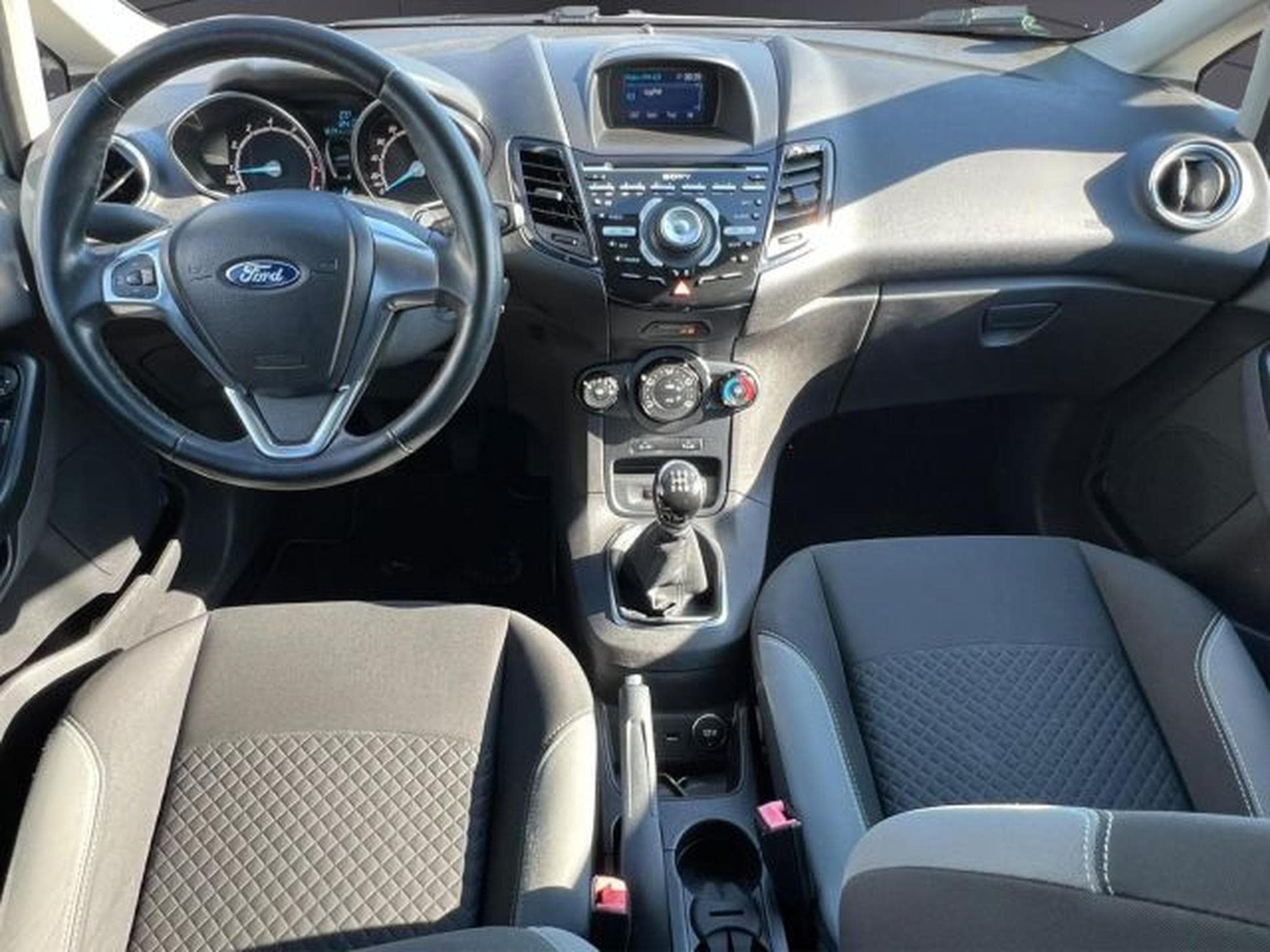 Ford Fiesta Fiesta Sync Edition KLIMA,PDC,SHZ,ESP,ABS Klima (2015) - Photo 14