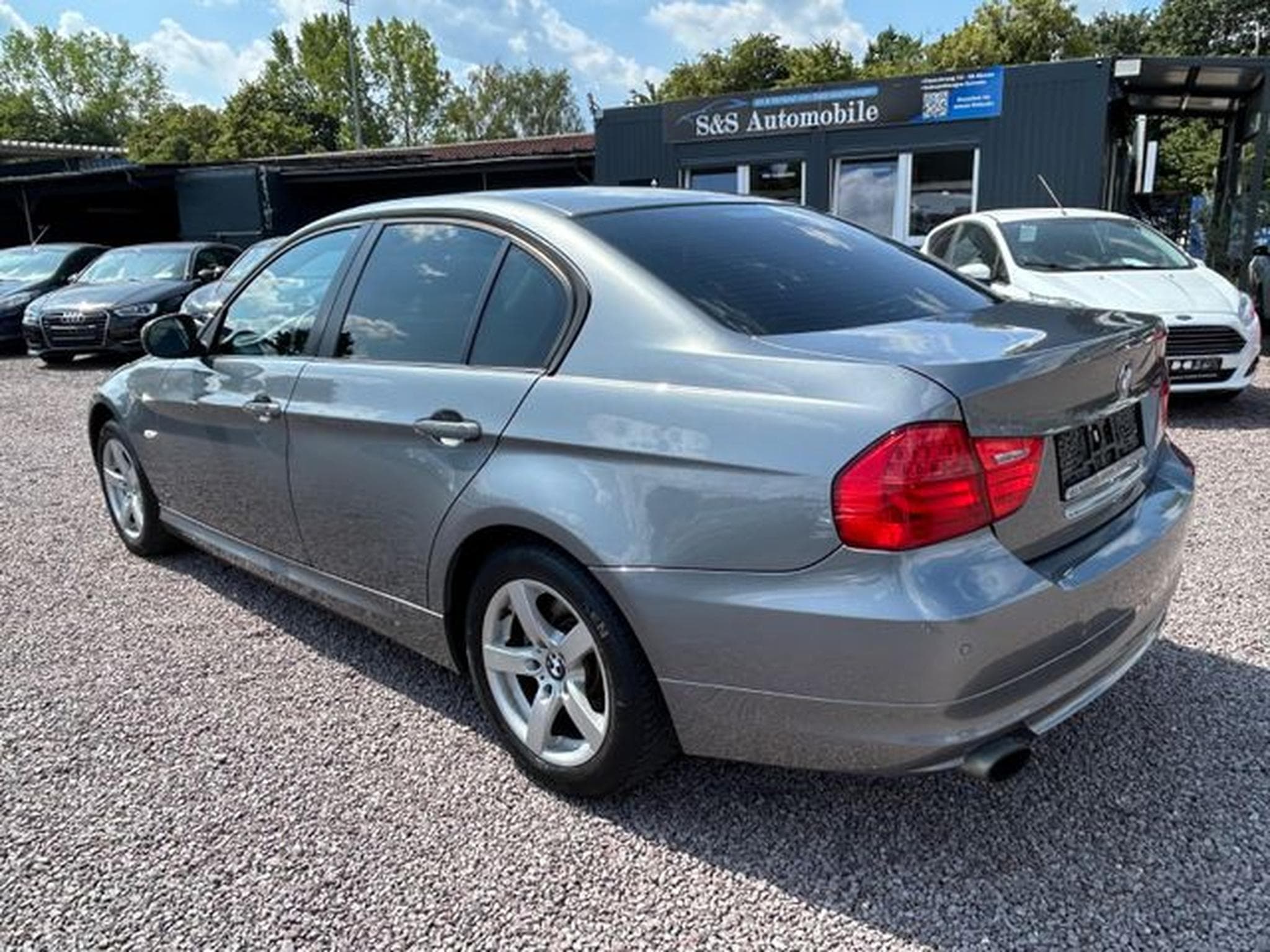 BMW 320 320i Lim. *PDC*Start/Stop*Steuerkette Neu*TÜV Ne (2009) - Foto 6