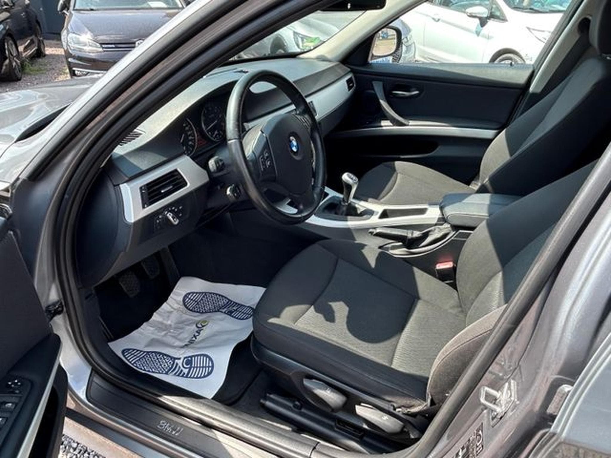 BMW 320 320i Lim. *PDC*Start/Stop*Steuerkette Neu*TÜV Ne (2009) - Foto 7