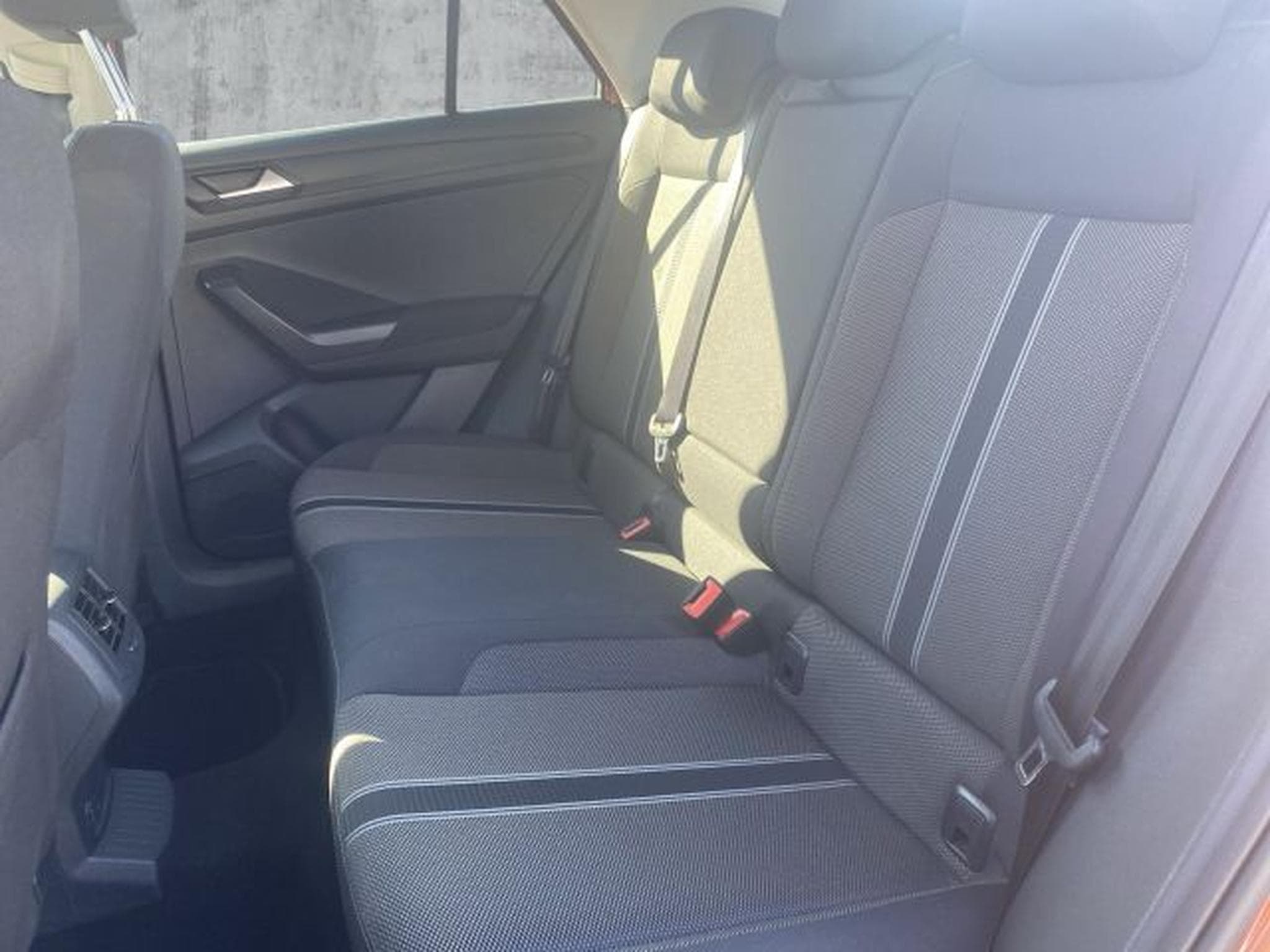 VW T-Roc T-Roc 1.5 TSI Style NAVI LED Assist+ ACC SHZG (2018) - Photo 12
