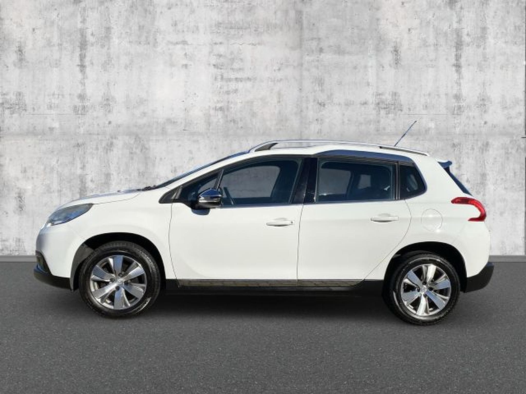 Peugeot 2008 2008 1.2 PureTech Allure NAVI PDC SHZG Tempo (2015) - Photo 2