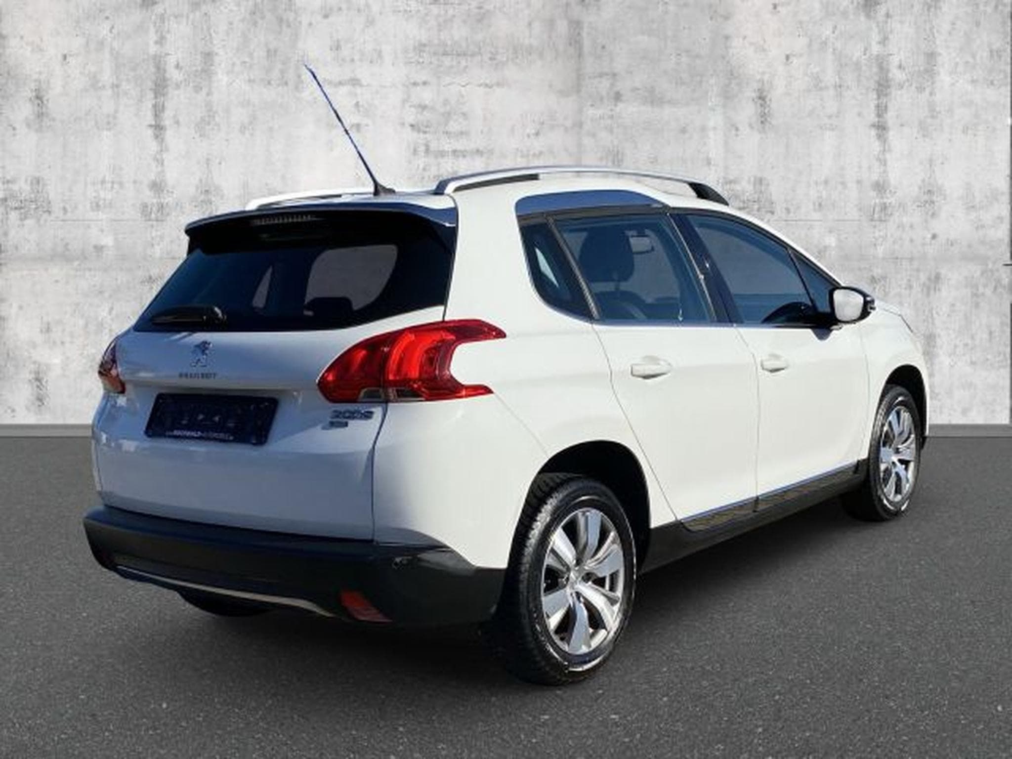 Peugeot 2008 2008 1.2 PureTech Allure NAVI PDC SHZG Tempo (2015) - Photo 5