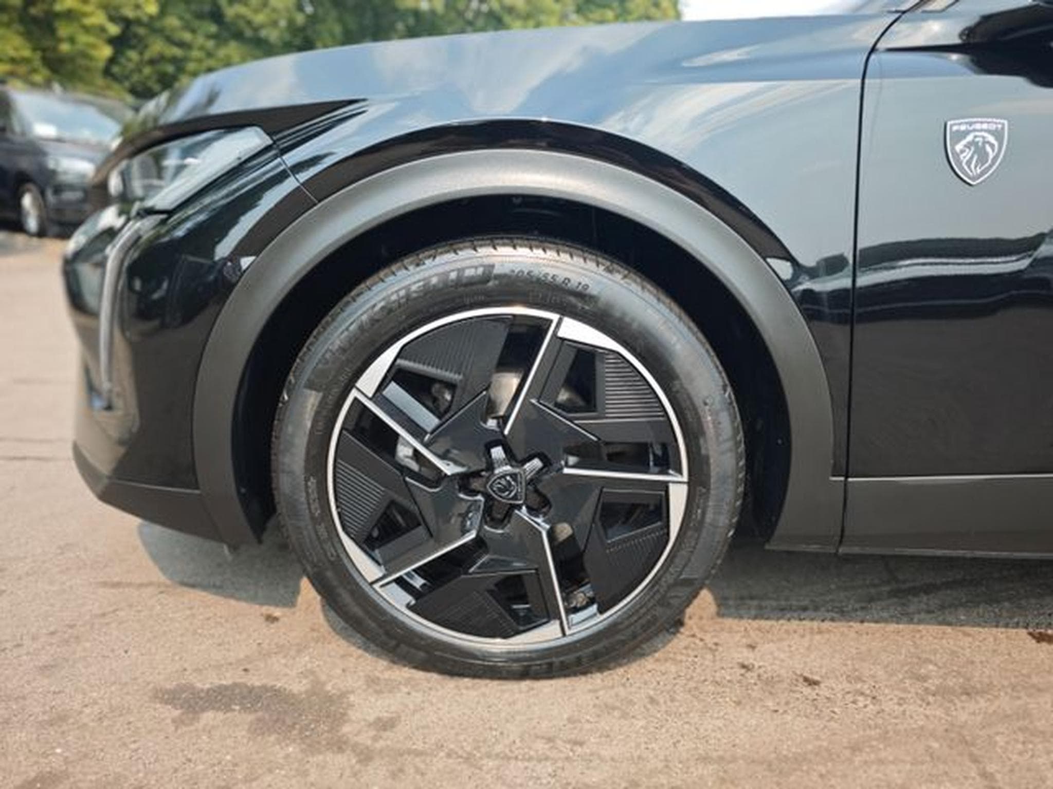 Peugeot 408 408 PURETECH 130 GT *AUT*ASSIST*LED*KAM*NAVI* (2023) - Photo 11