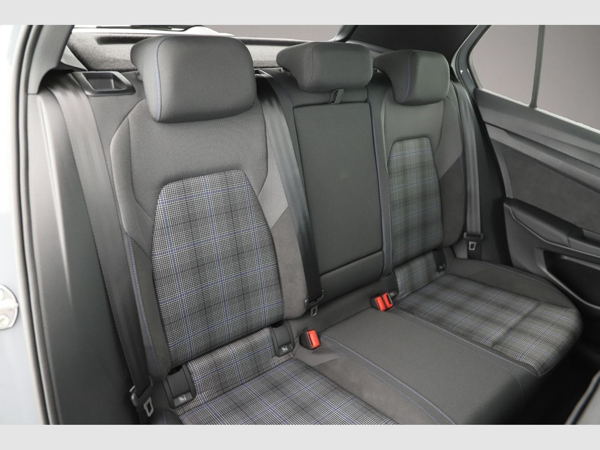 VW Golf (2025) - Photo 5