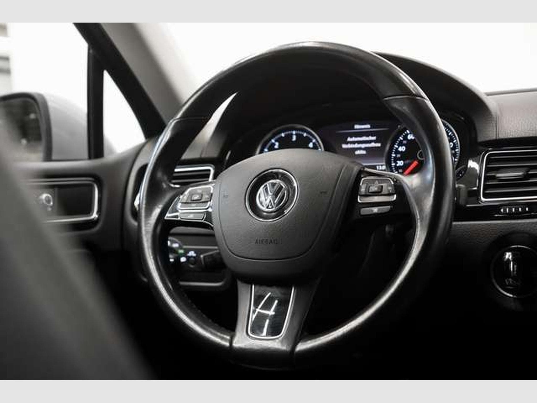 VW Touareg V6 TDI Terrain Tech 4M *19 *AHK *Leder (2015) - Photo 35