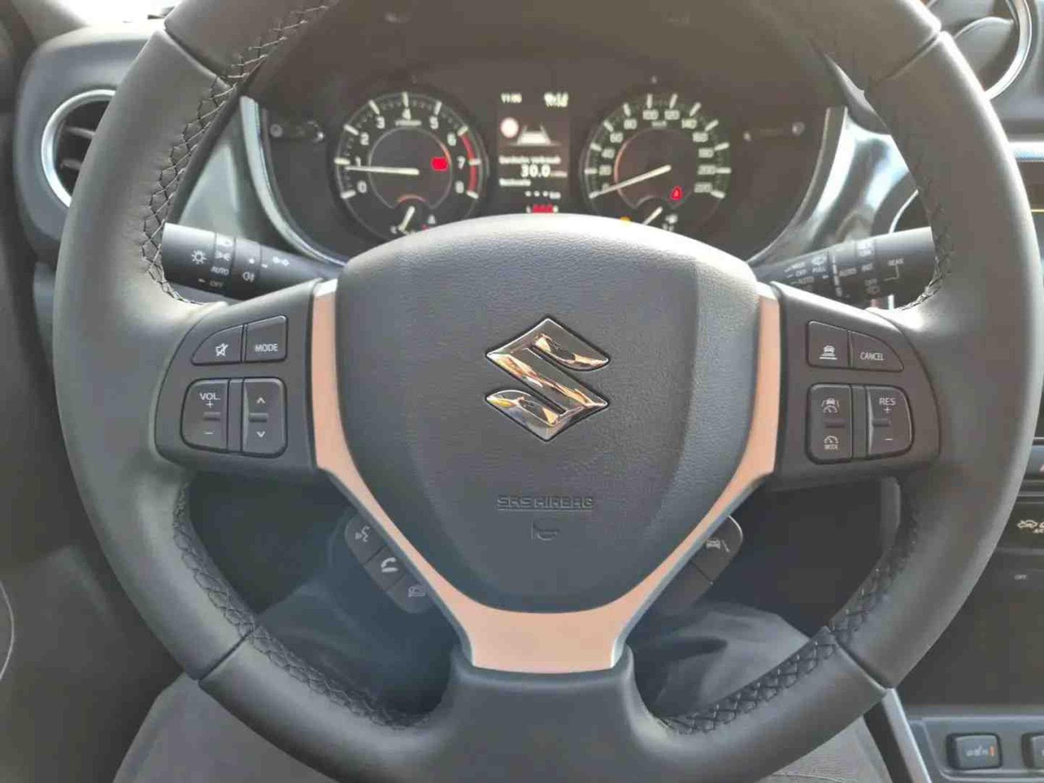 Suzuki Vitara 1.4 Boosterjet 110 MHEV AT Comfort Plus (2026) - Foto 12