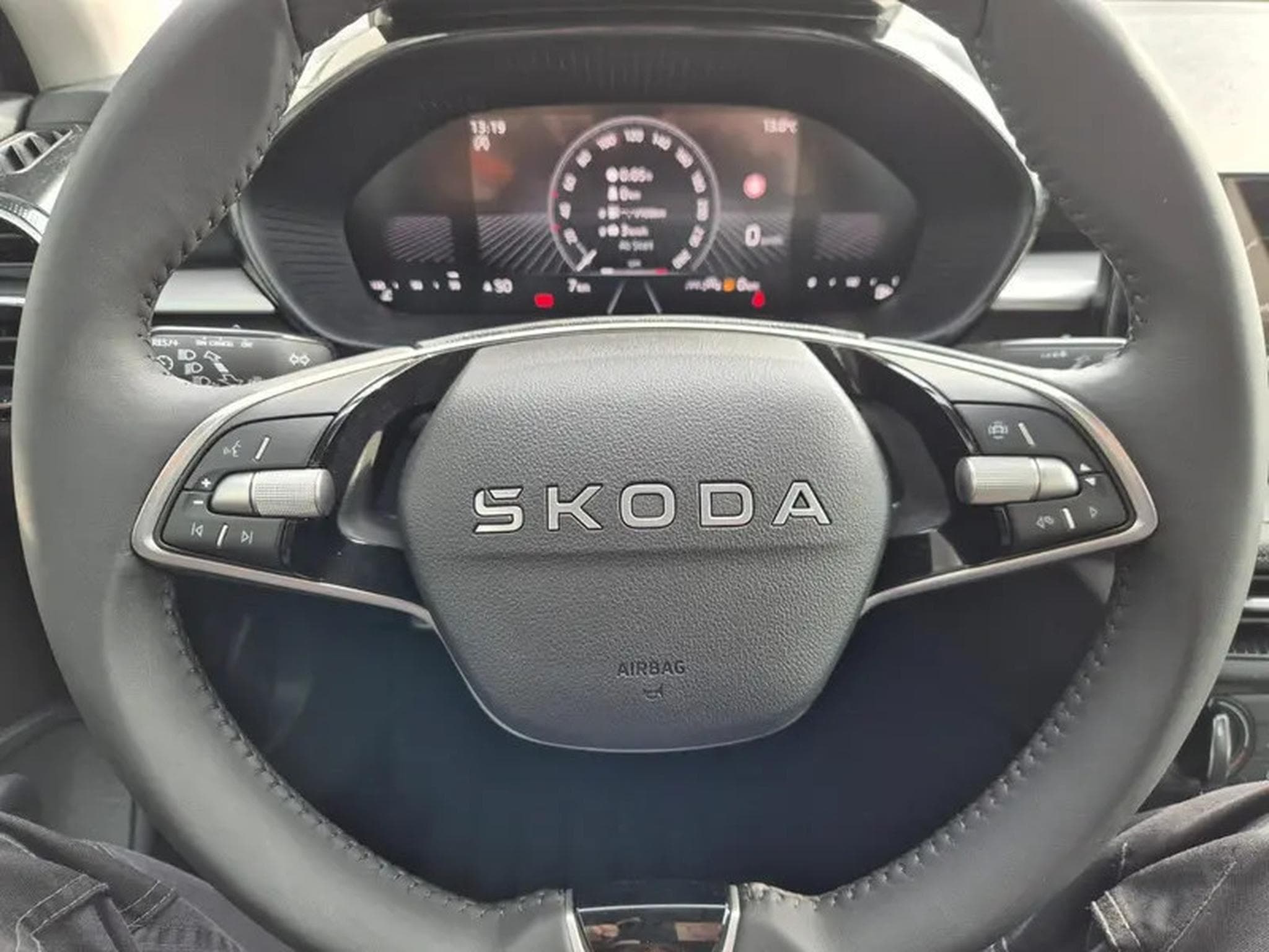 Skoda Fabia 1.0 TSi 95 Selection (2026) - Foto 12