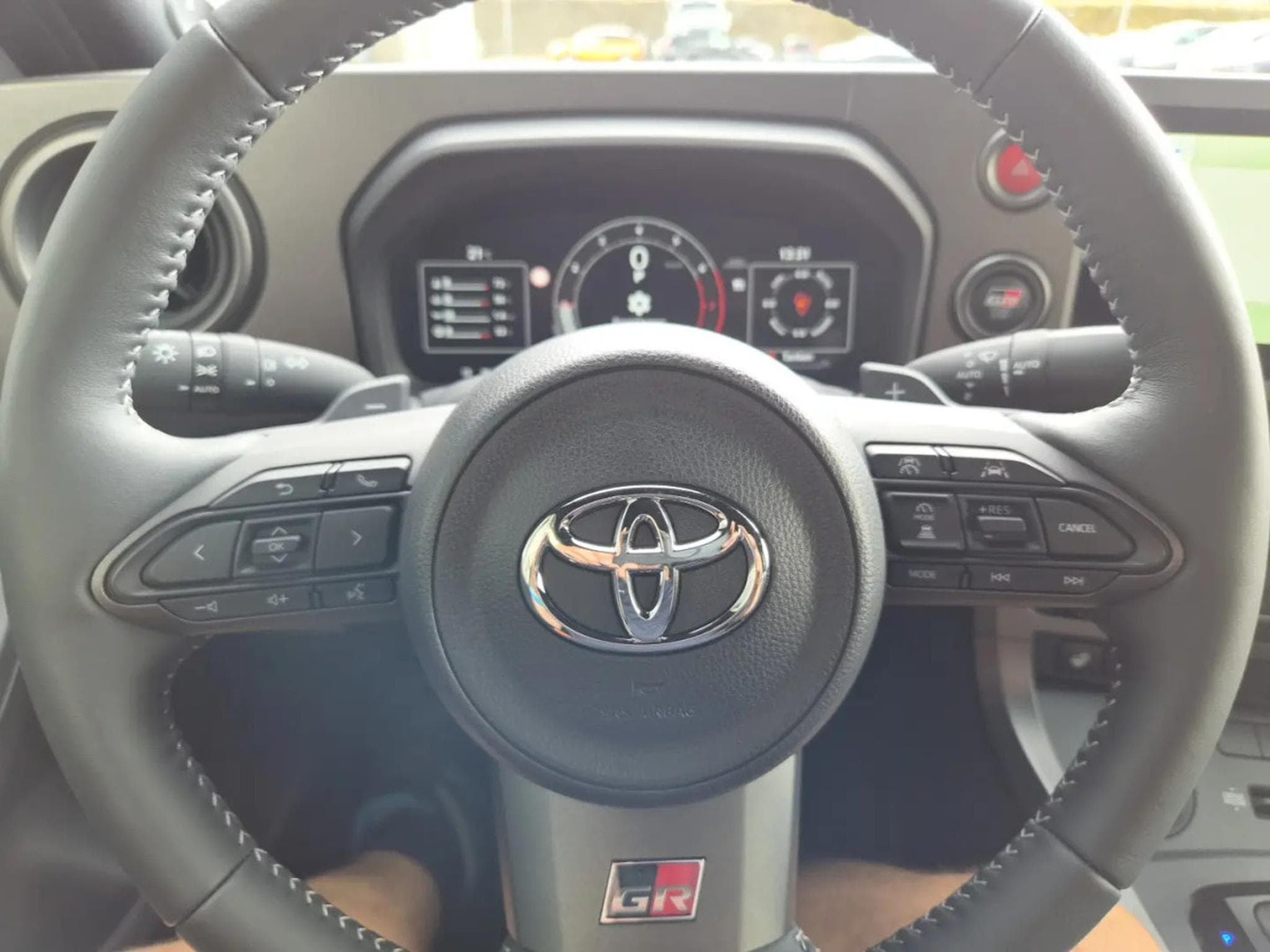Toyota Yaris 1.6 Turbo 280 GR 4x4 (2026) - Foto 16