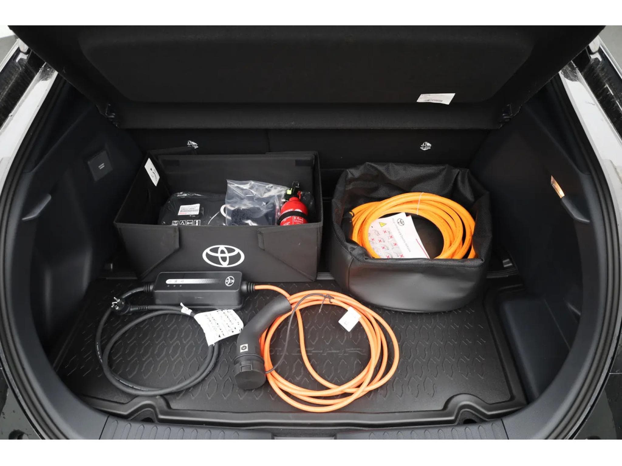 Toyota C-HR 2.0  VVT-I 223 PHEV Team (2026) - Foto 12
