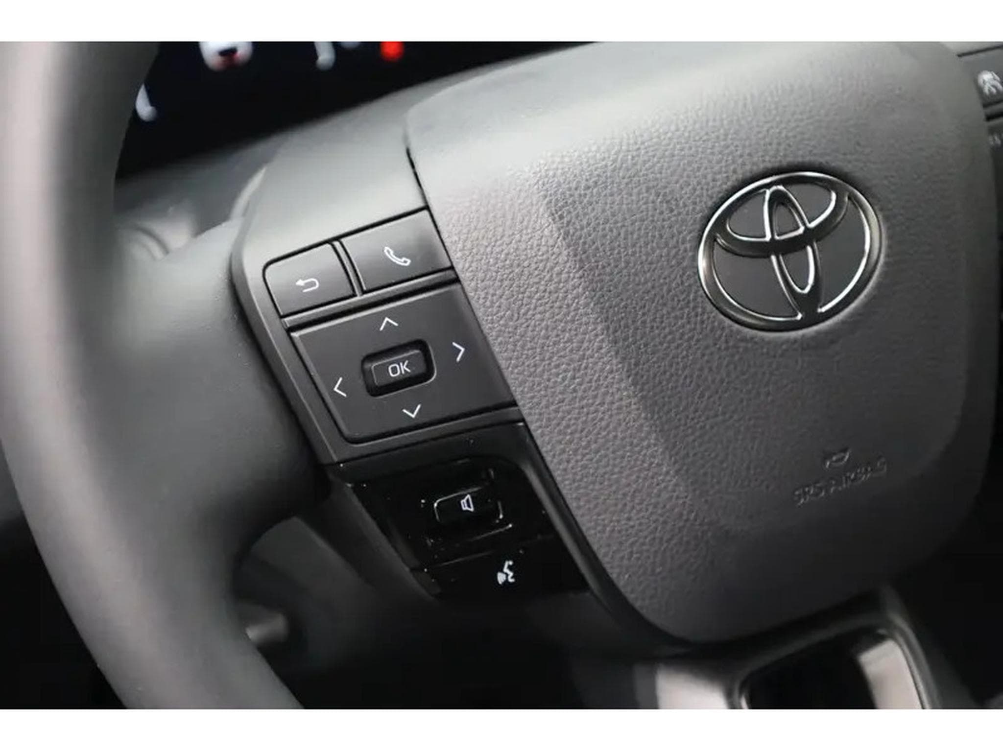 Toyota C-HR 2.0  VVT-I 223 PHEV Team (2026) - Foto 18