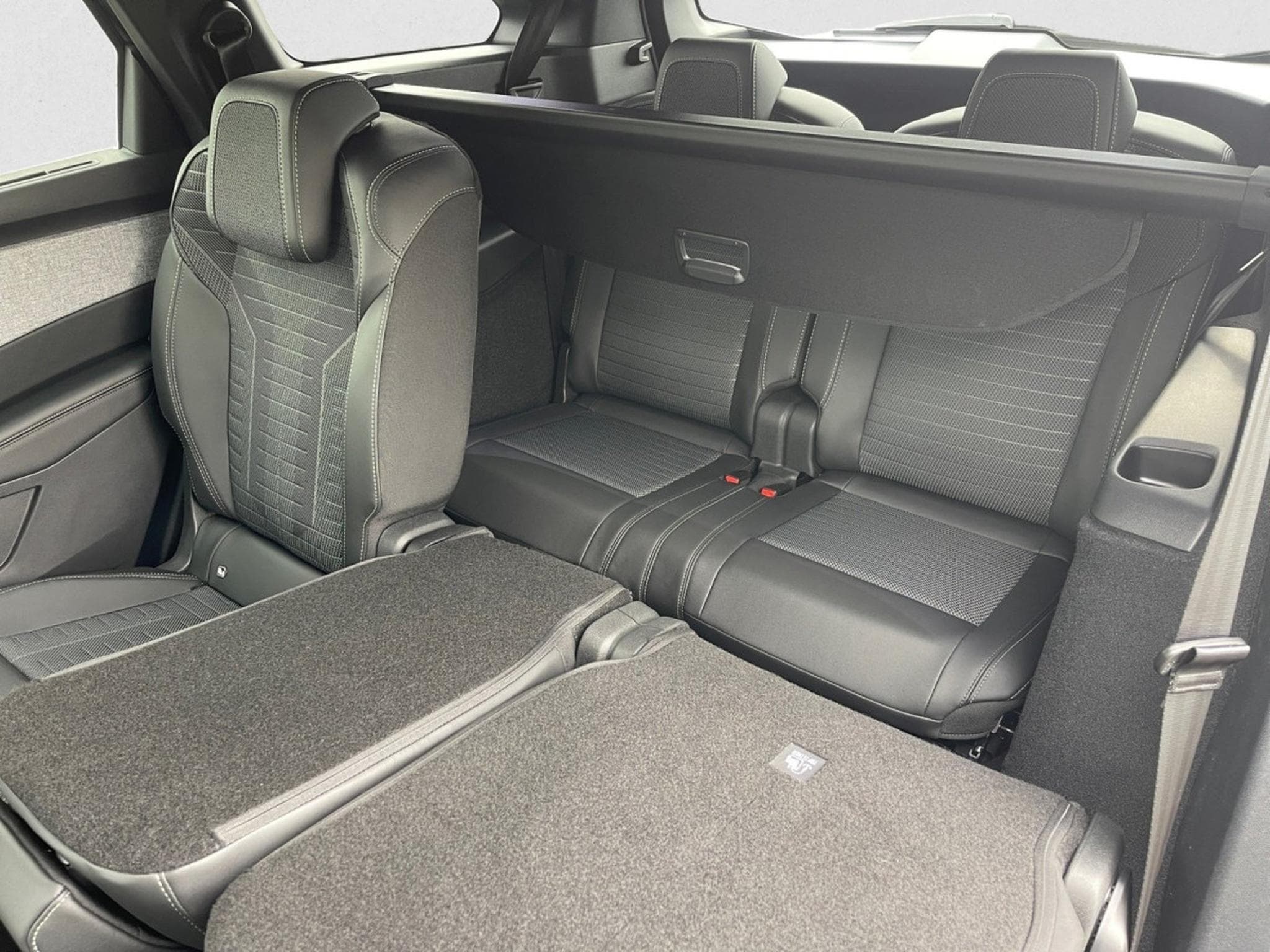 Peugeot 5008 1.2 PureTech 146 e-DSC6 GT (2026) - Foto 10