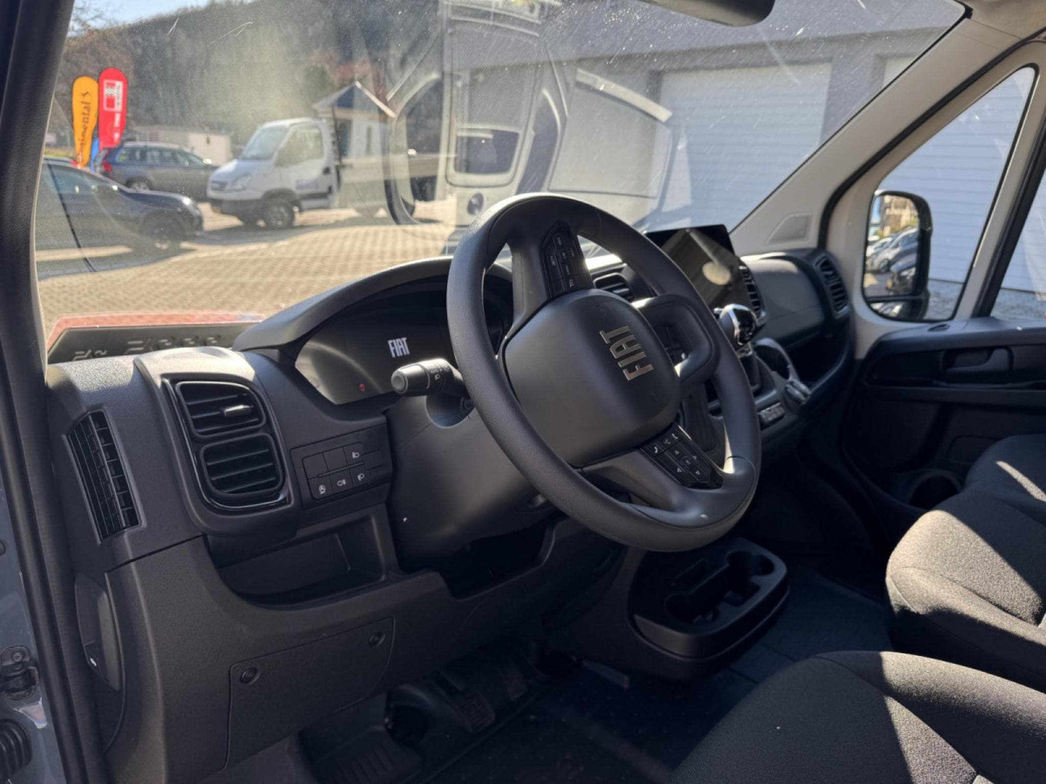Fiat Ducato 2.2 Mjet 140  AT L2H2 (2025) - Foto 13