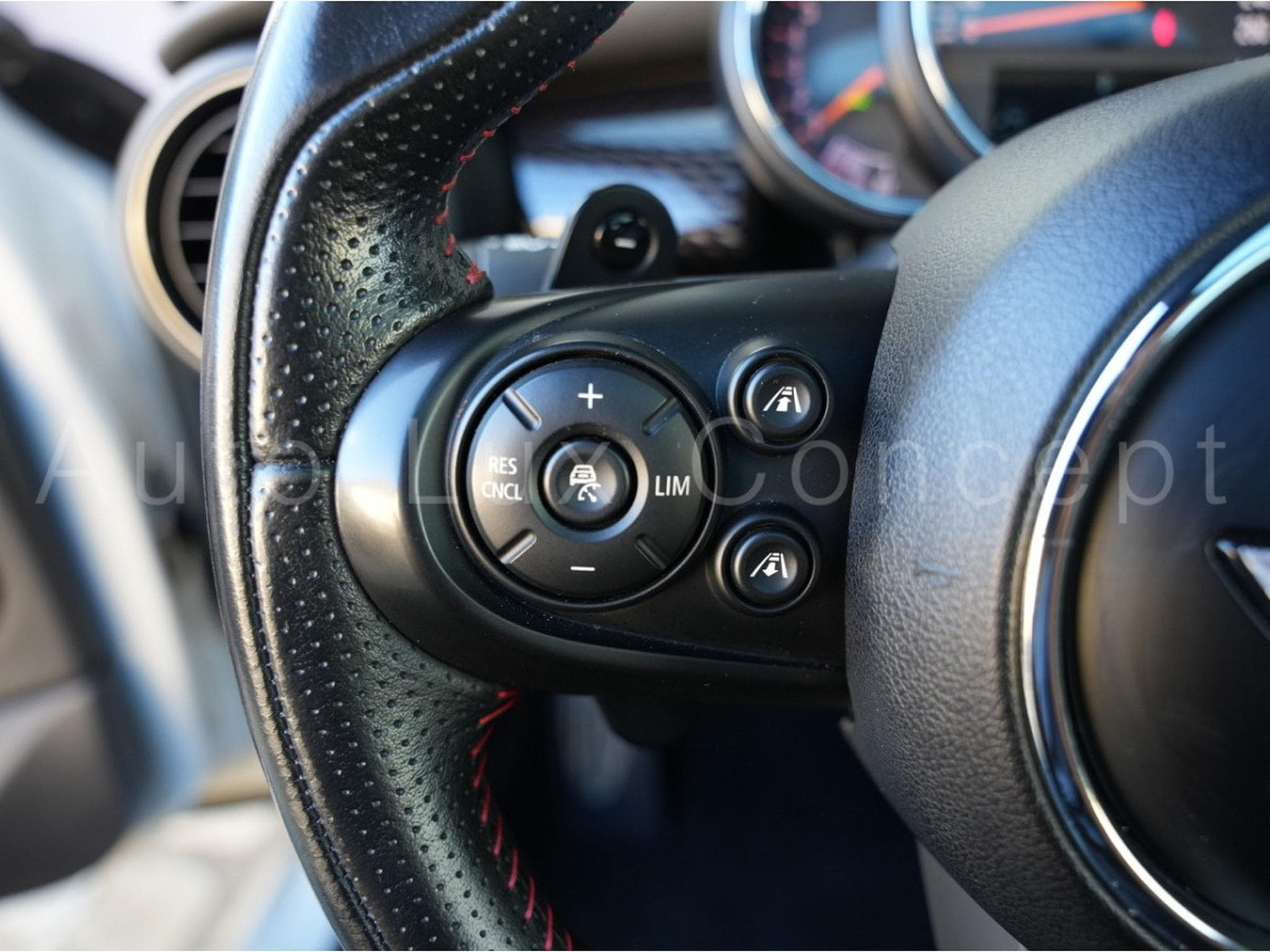 Mini Cooper S 5 portes (2016) - Photo 16