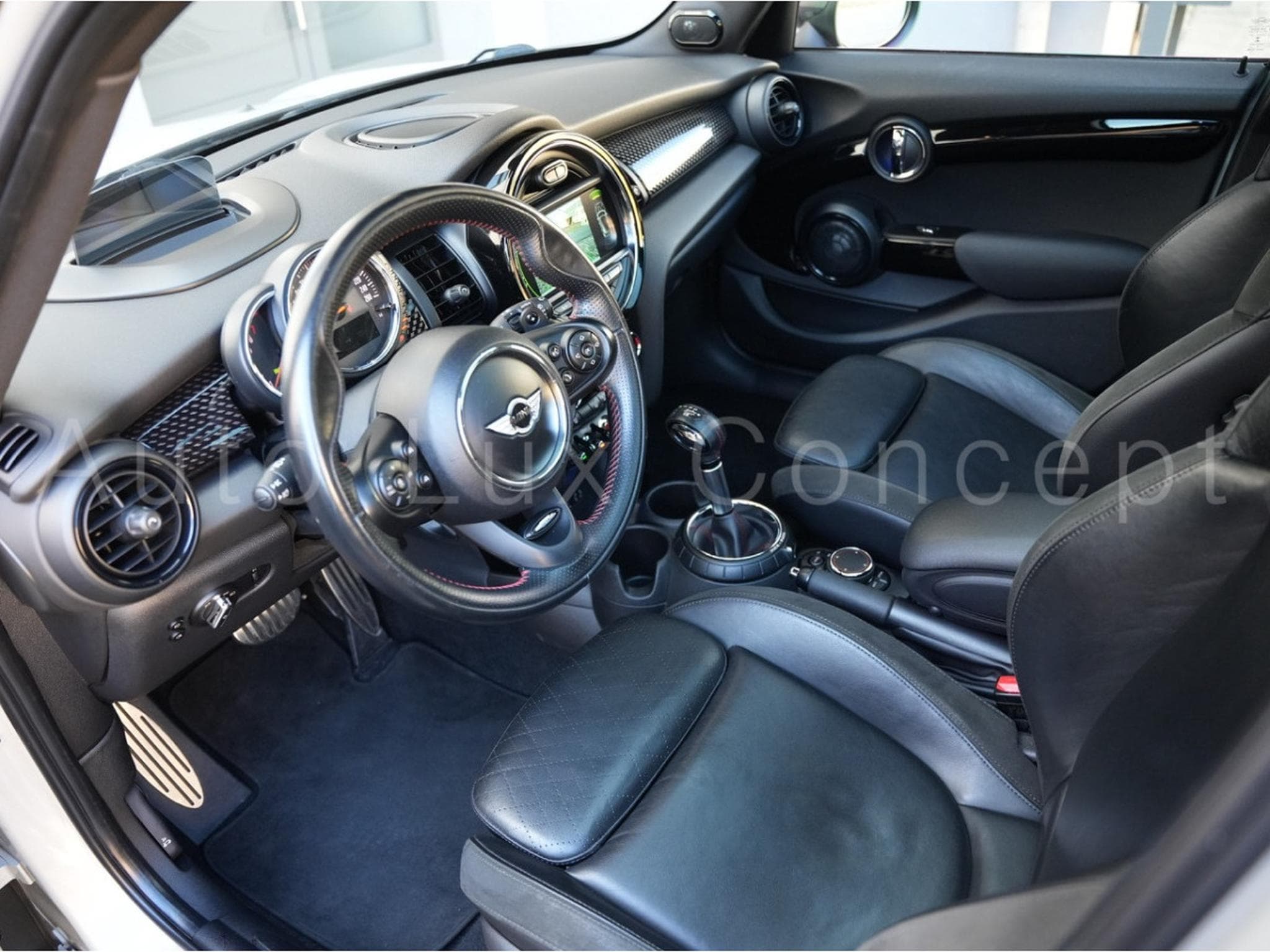 Mini Cooper S 5 portes (2016) - Photo 5
