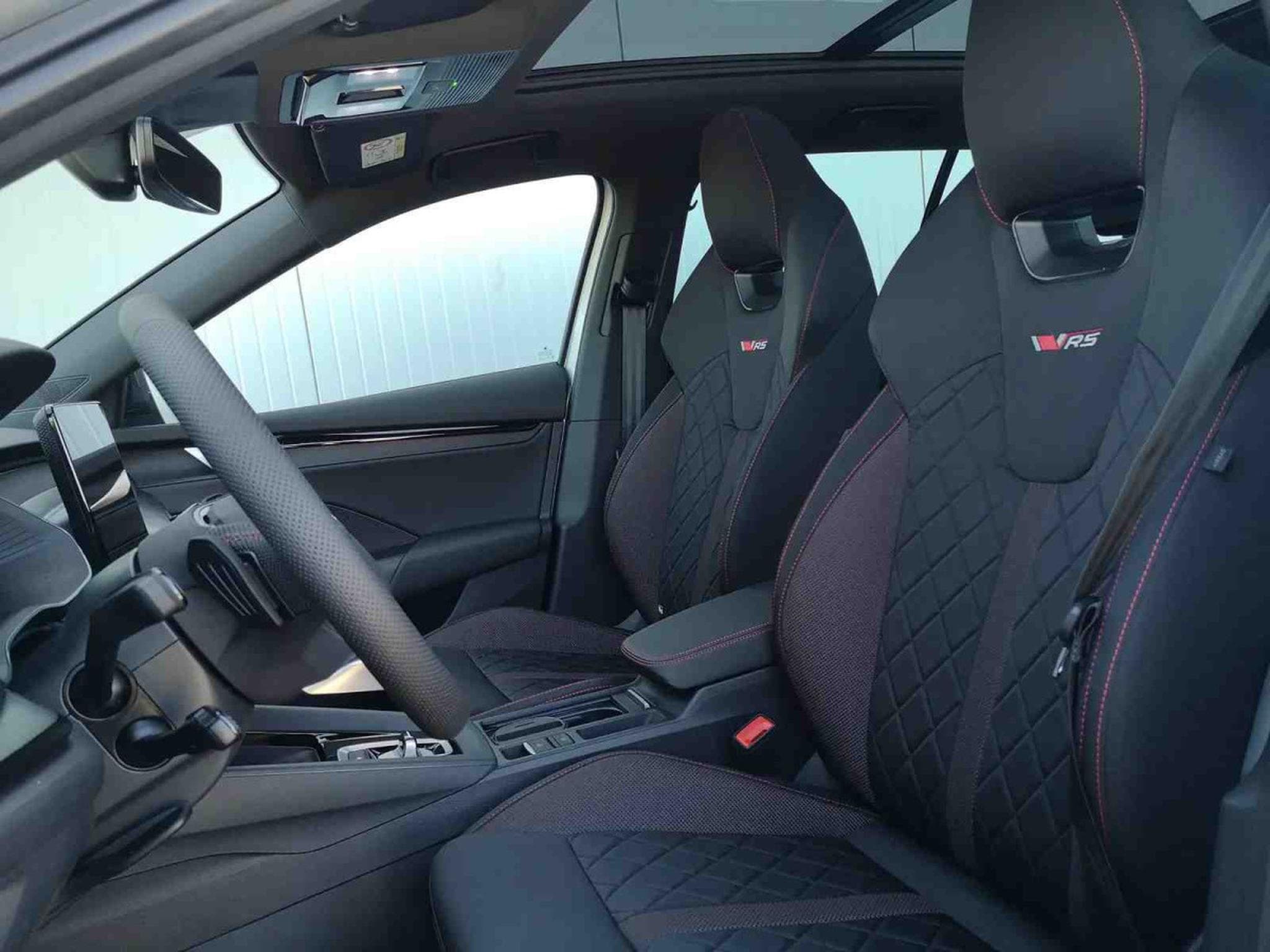 Skoda Octavia 2.0 TSi DSG 265 RS (2025) - Photo 6