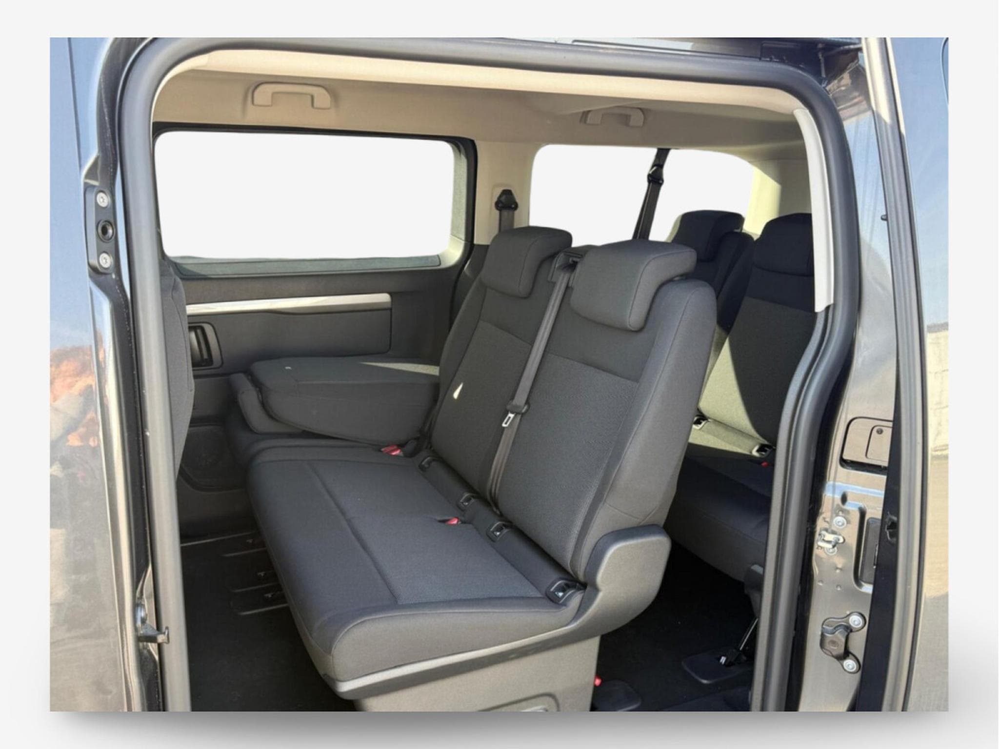 Citroën SpaceTourer 2.2 BlueHDI 180 XL Plus (2026) - Photo 8