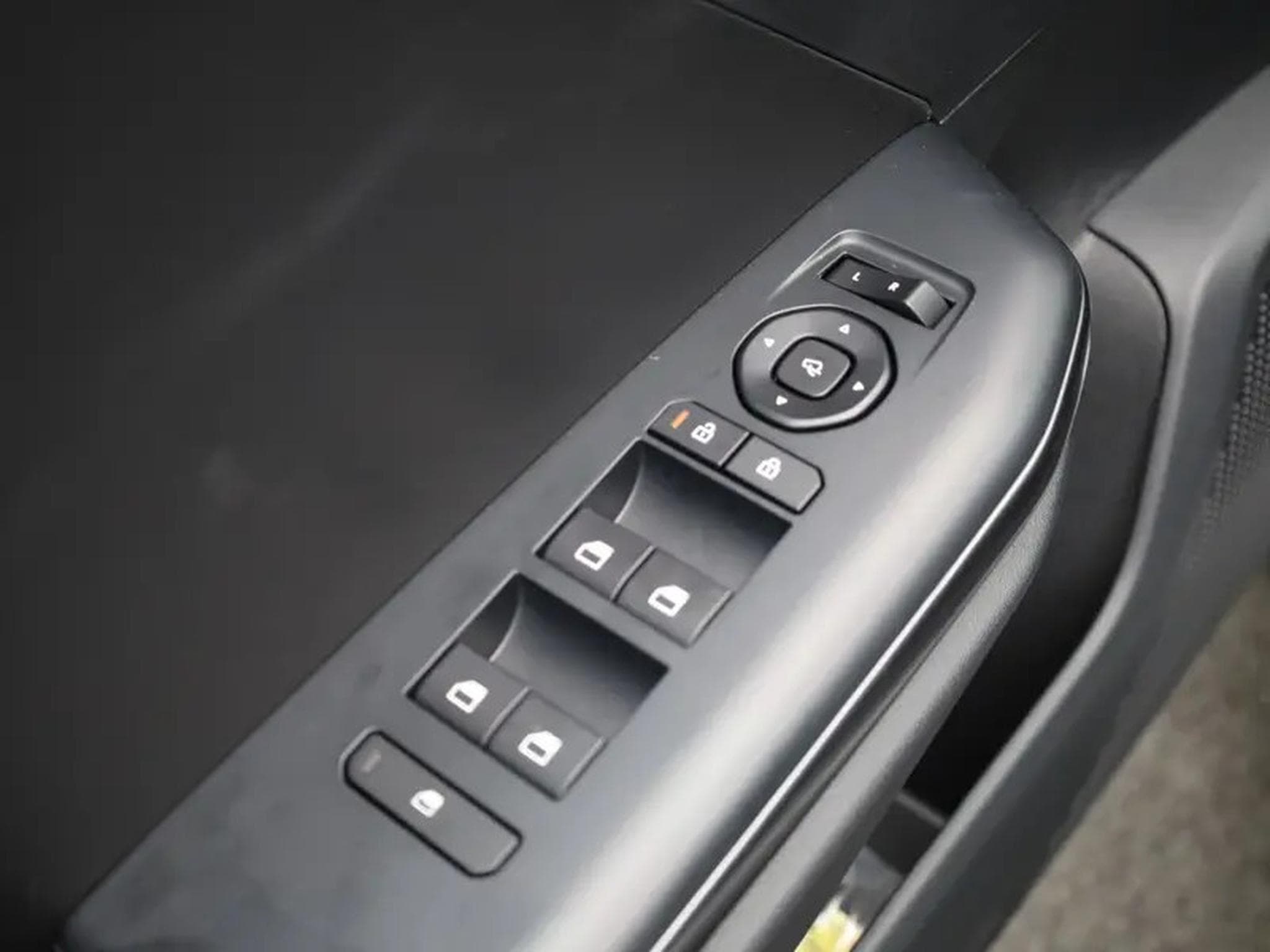 Kia K4 1.0 T-GDI DCT 115 Vision (2026) - Photo 17