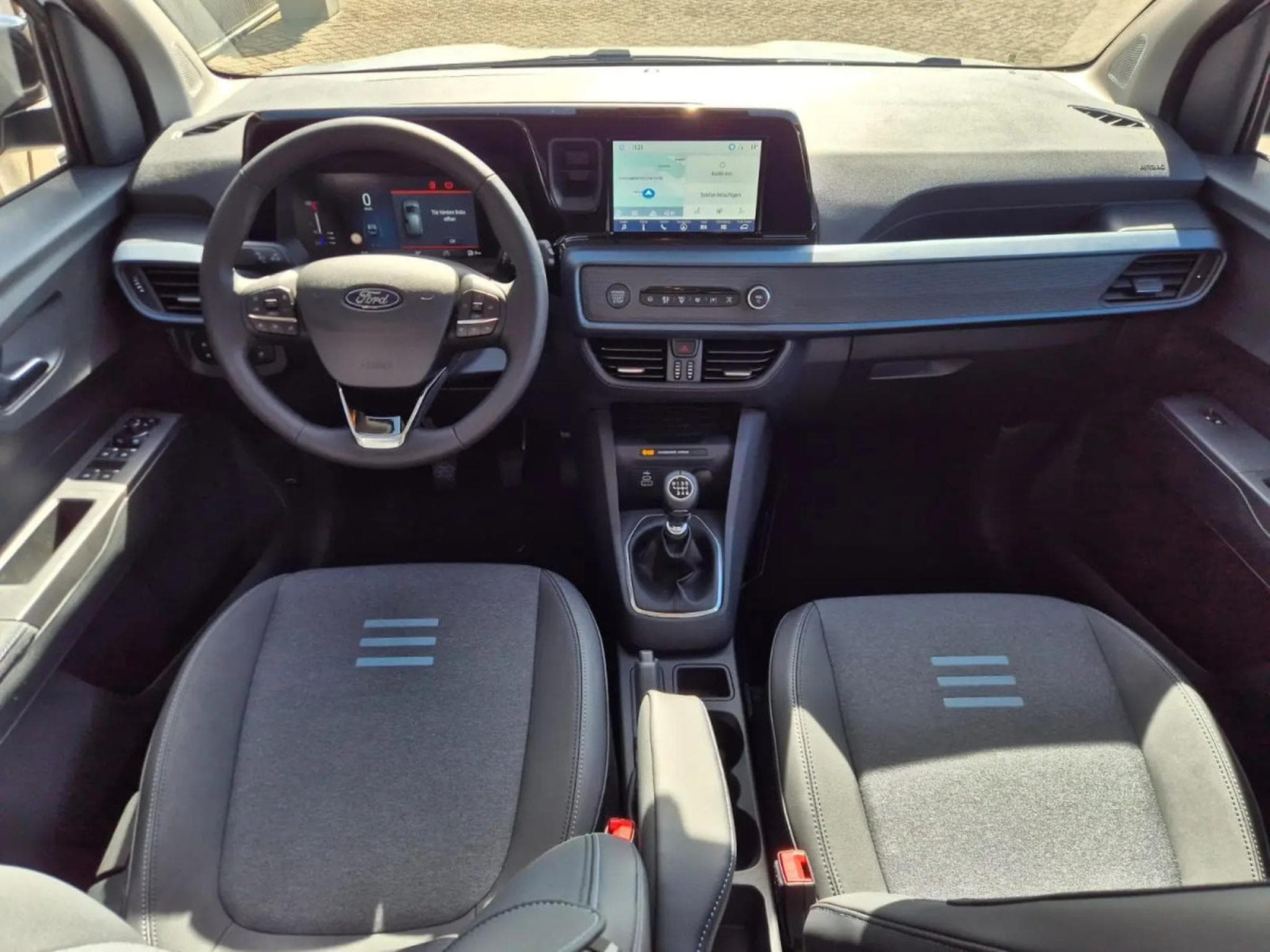 Ford Tourneo 1.0i Ecoboost 125 Active (2026) - Foto 8