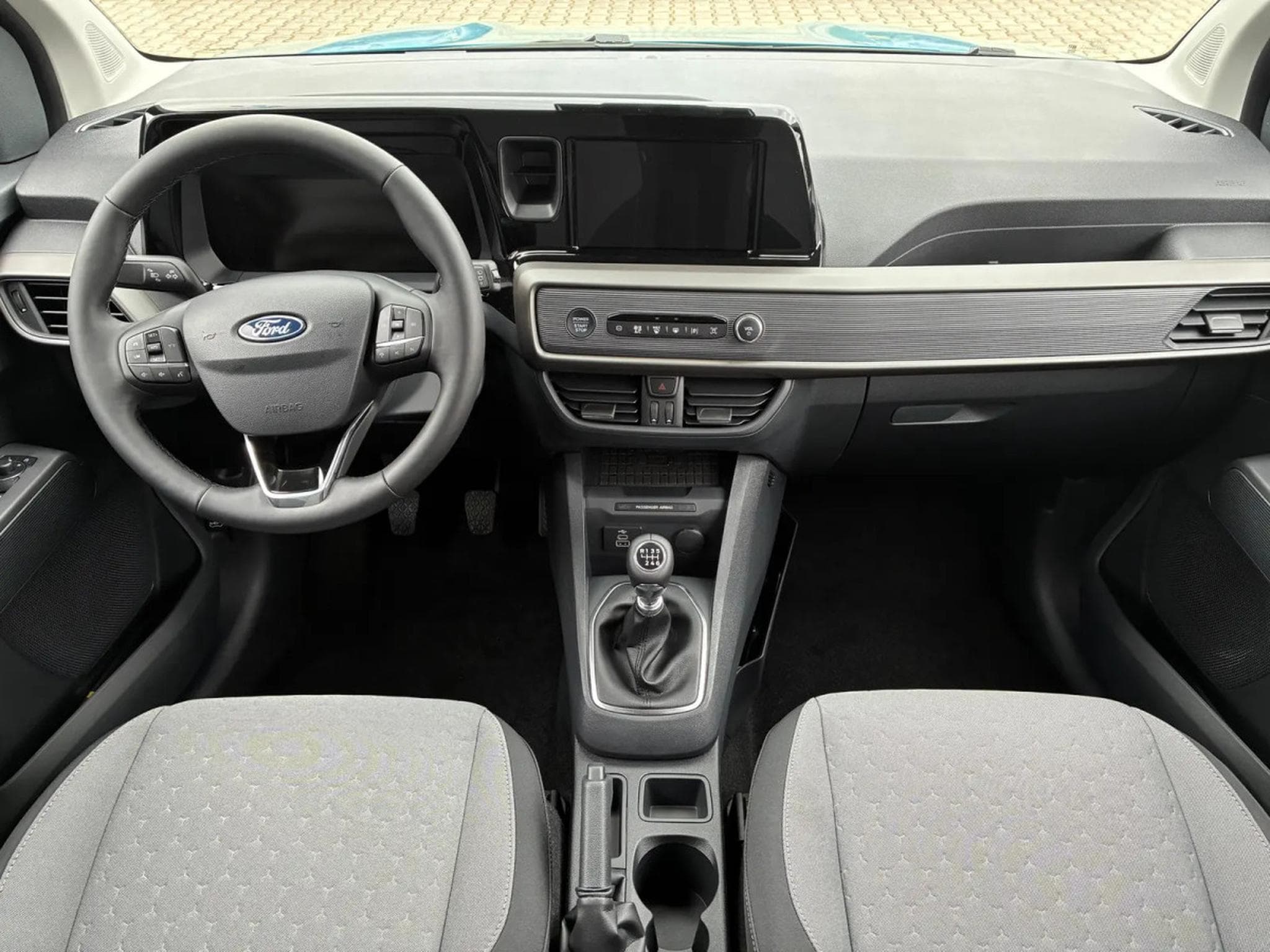 Ford Tourneo 1.0i Ecoboost 126 Titanium (2026) - Foto 10