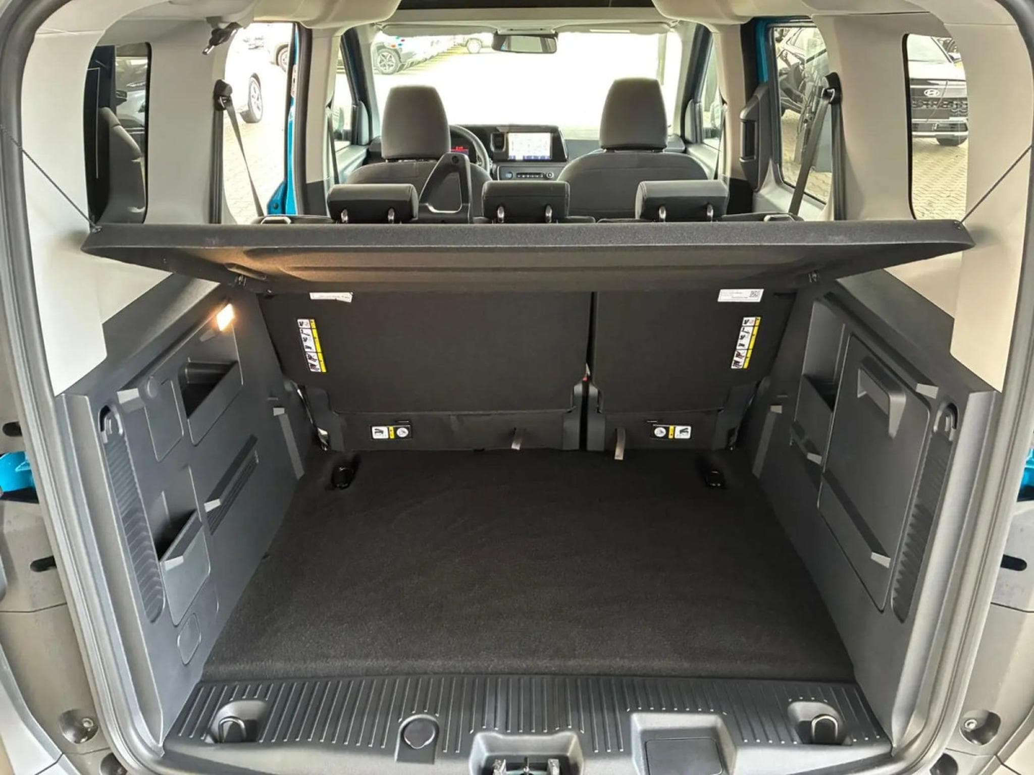 Ford Tourneo 1.0i Ecoboost 126 Titanium (2026) - Foto 7