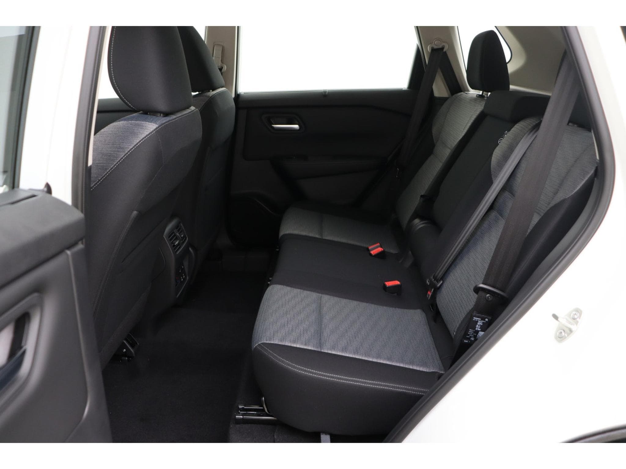 Nissan X-Trail 1.5 VC-T MHEV 163 AUTO Acenta Comfort Pack 7 places (2026) - Foto 11